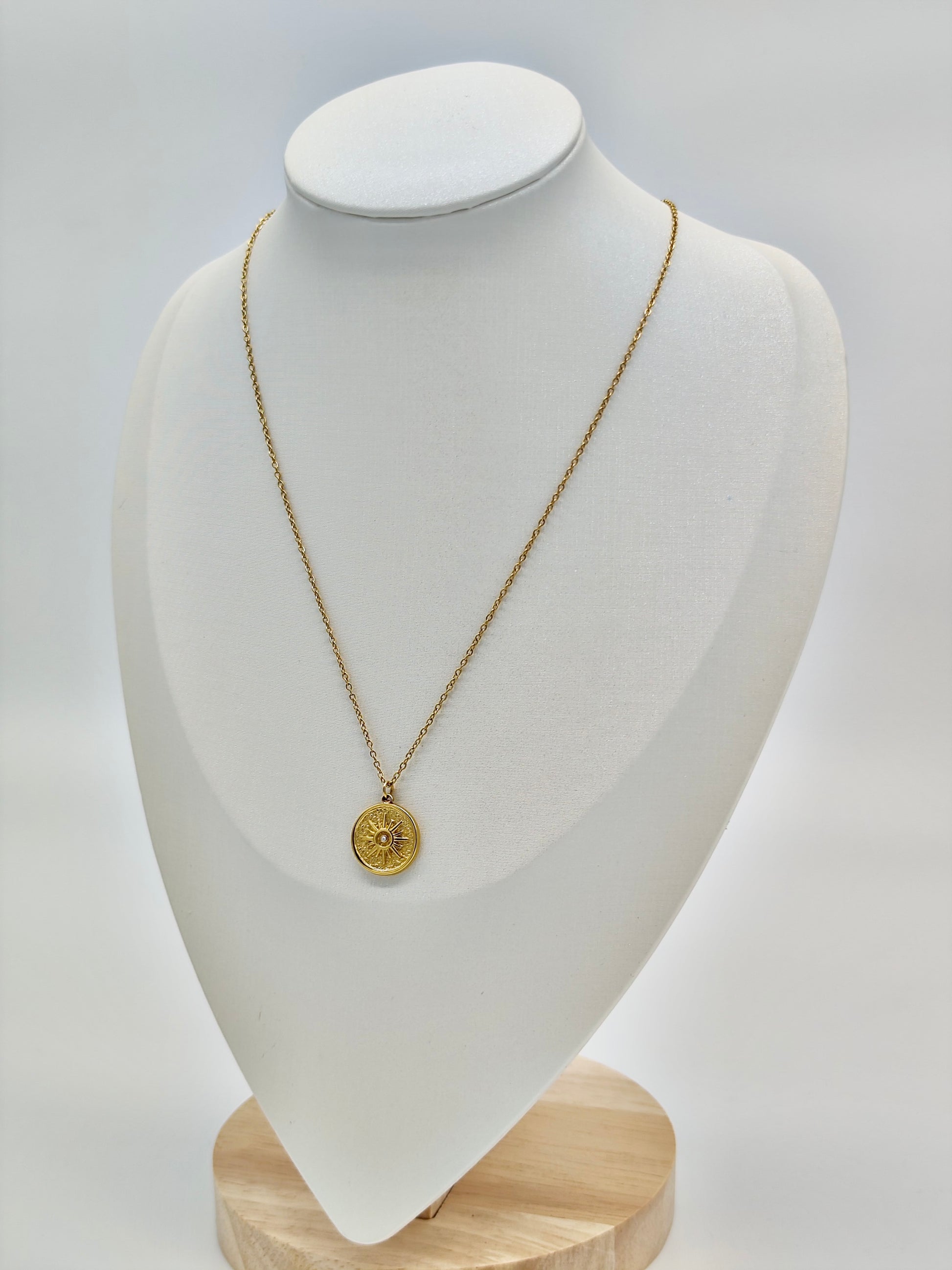 Collar Medalla Sol y Luna