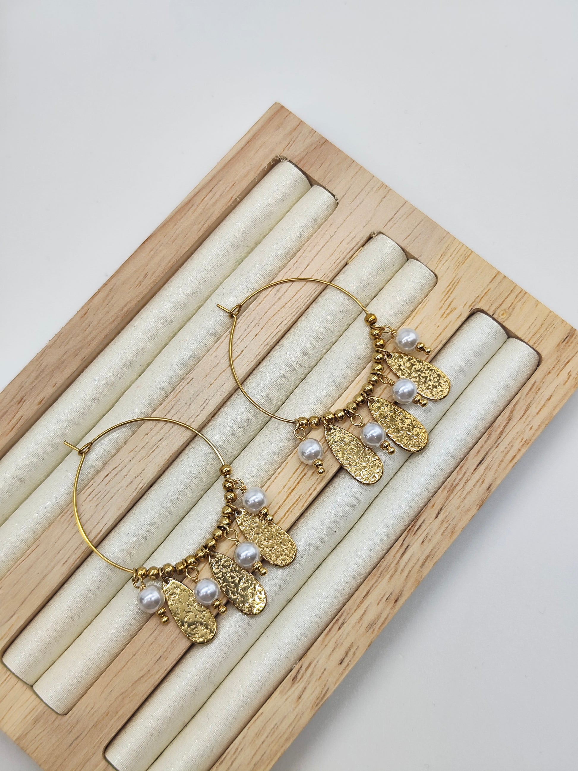 Pendientes Aro Perla Dorada