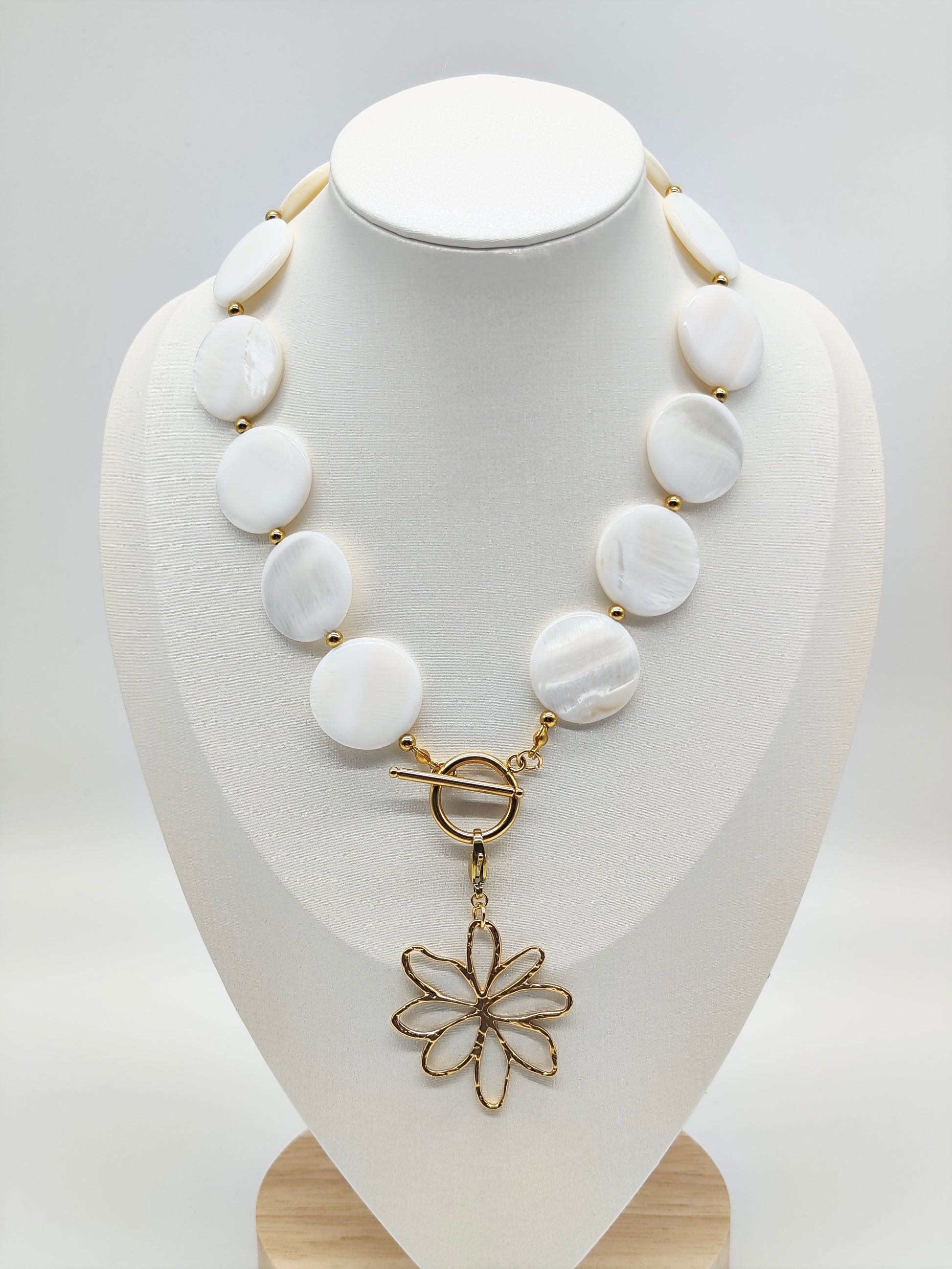 Collar Flor de Nácar