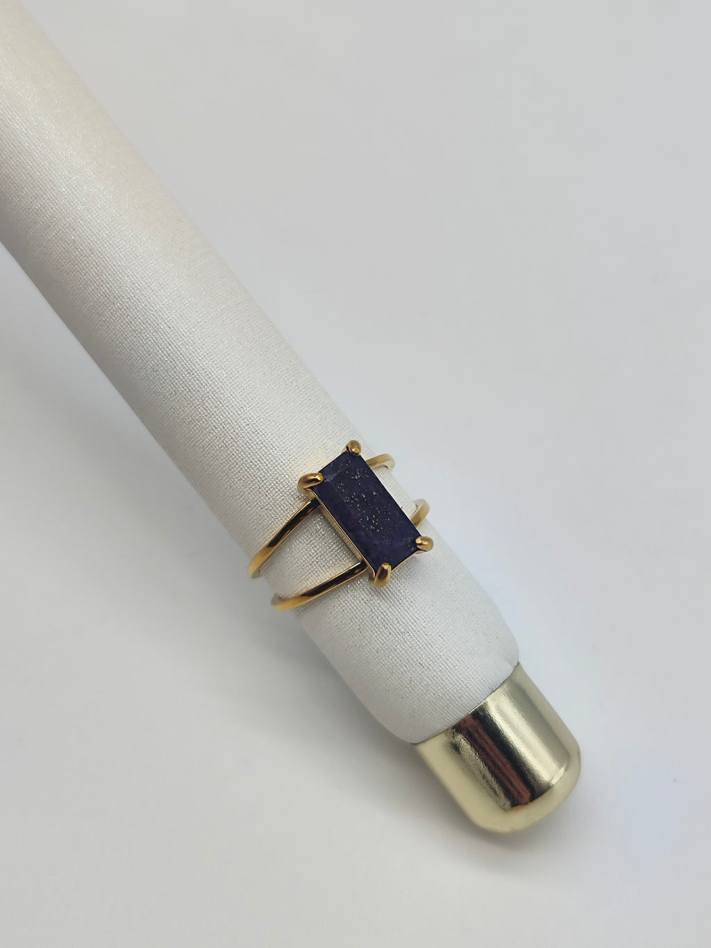 Anillo Petra – Acero Inoxidable Dorado con Piedra Natural