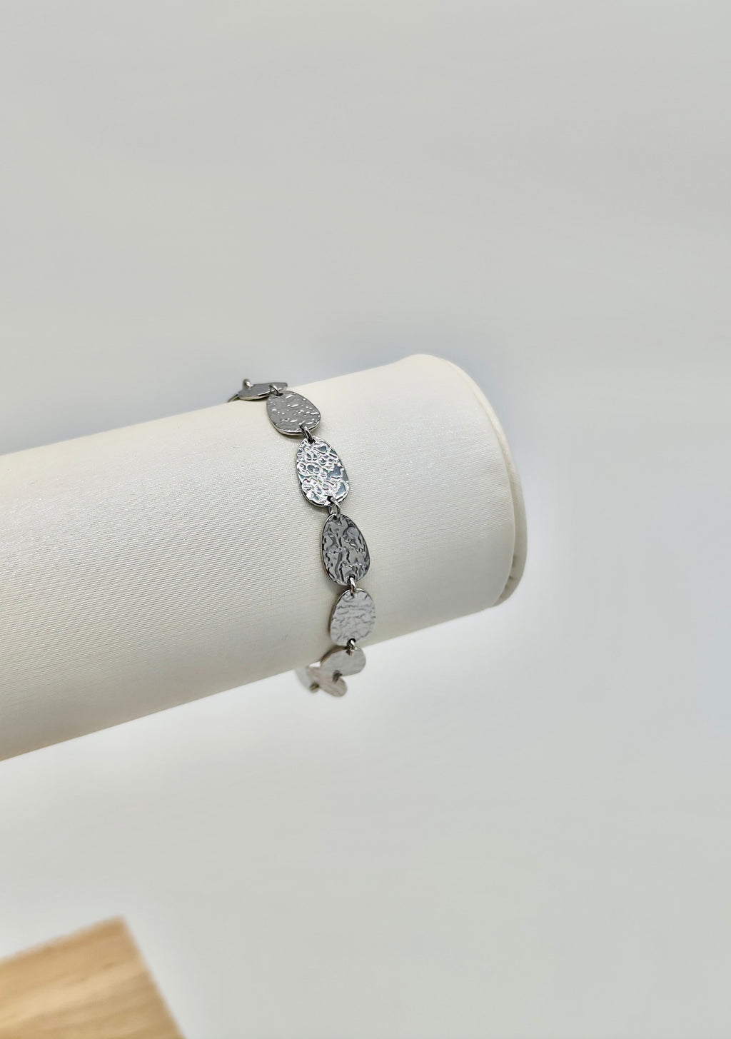 Pulsera Martillada de Acero Inoxidable – Disponible en Dorado o Plateado