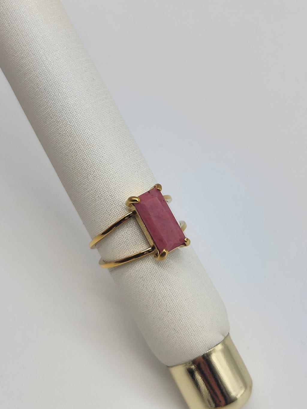 Anillo Petra – Acero Inoxidable Dorado con Piedra Natural