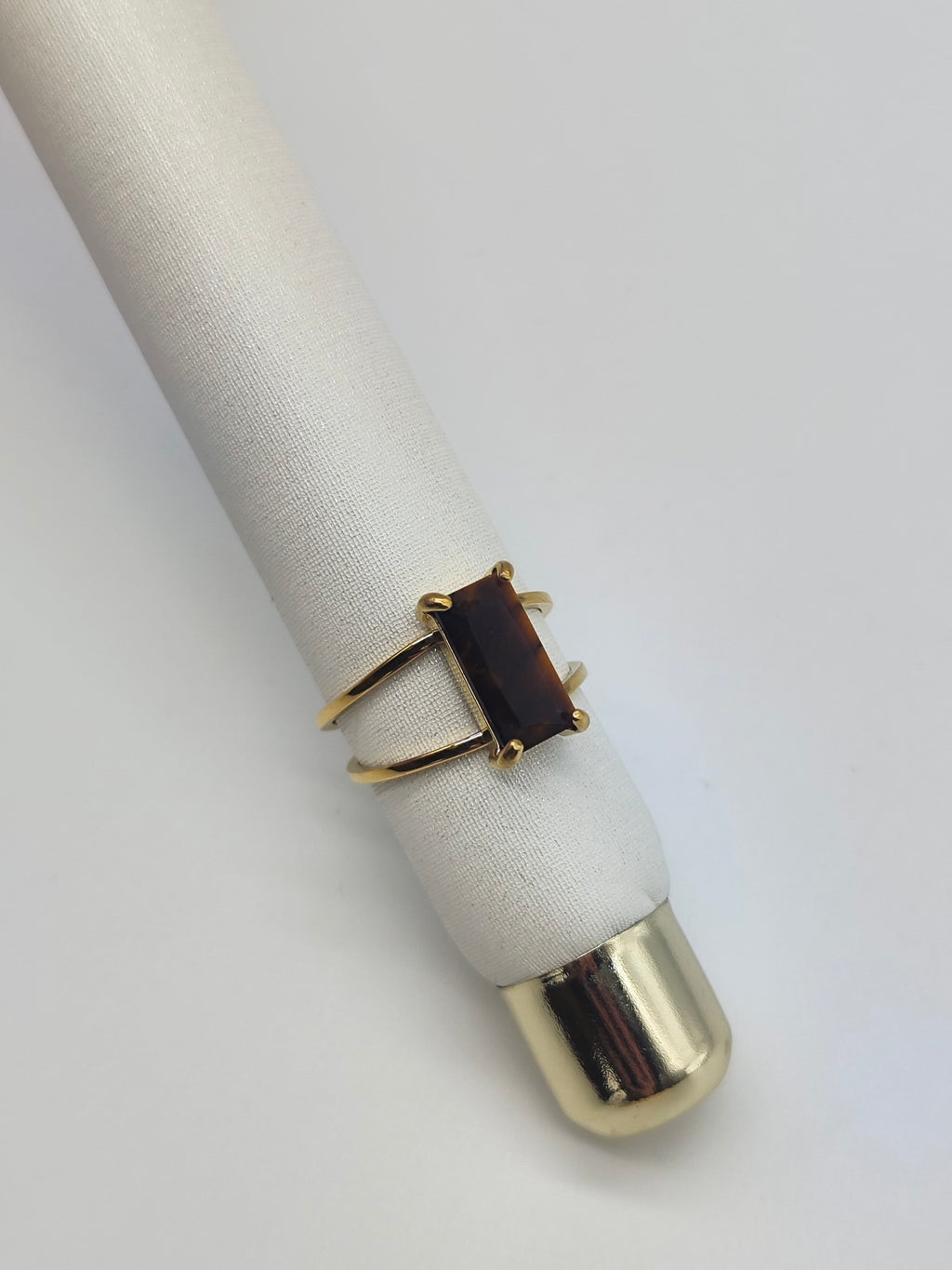 Anillo Petra – Acero Inoxidable Dorado con Piedra Natural