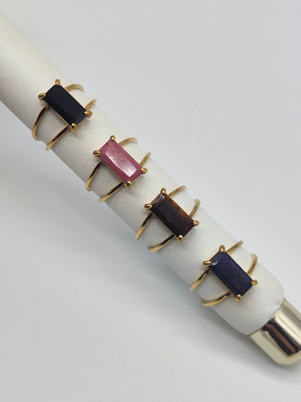 Anillo Petra – Acero Inoxidable Dorado con Piedra Natural