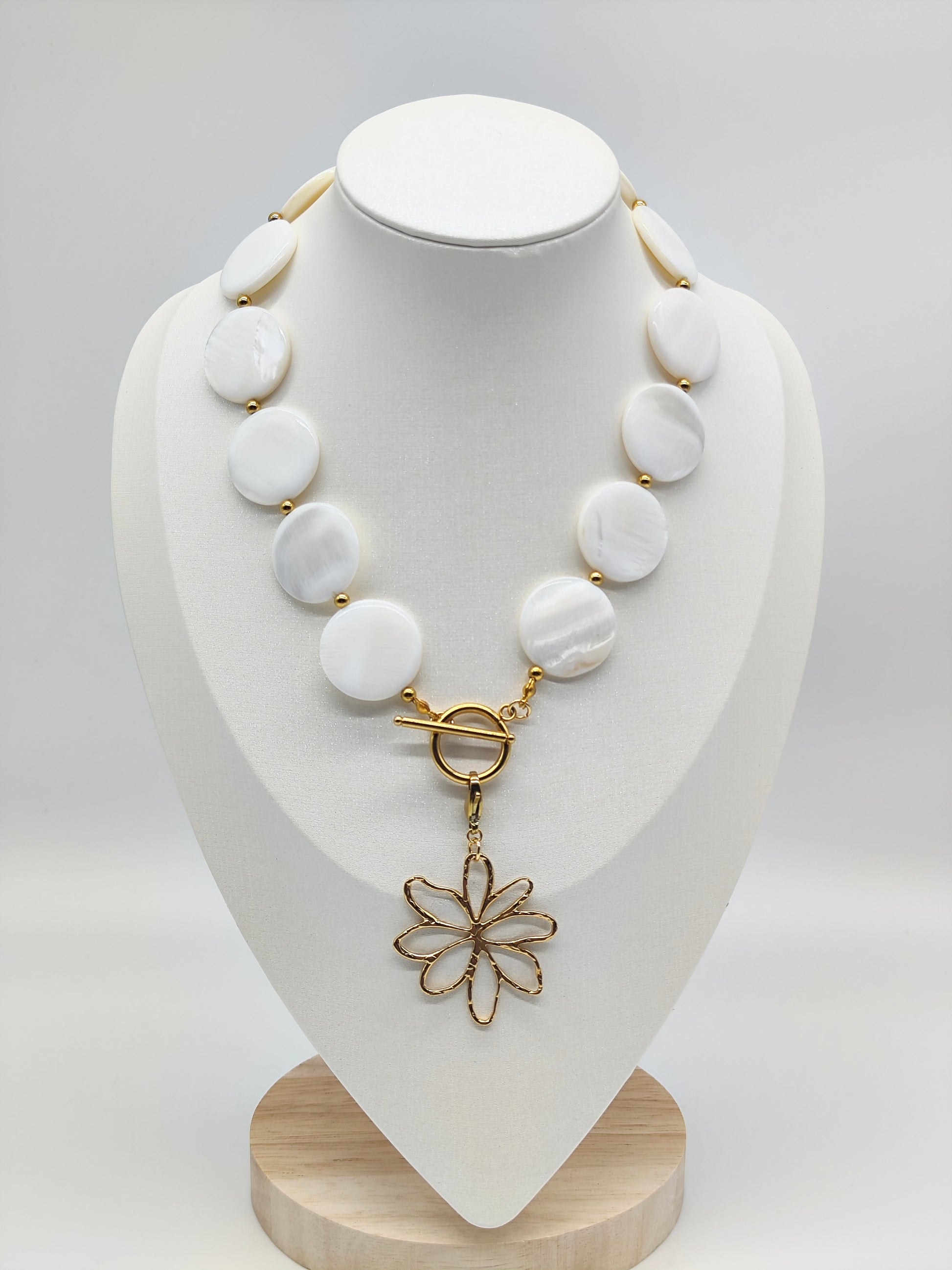 Collar Flor de Nácar