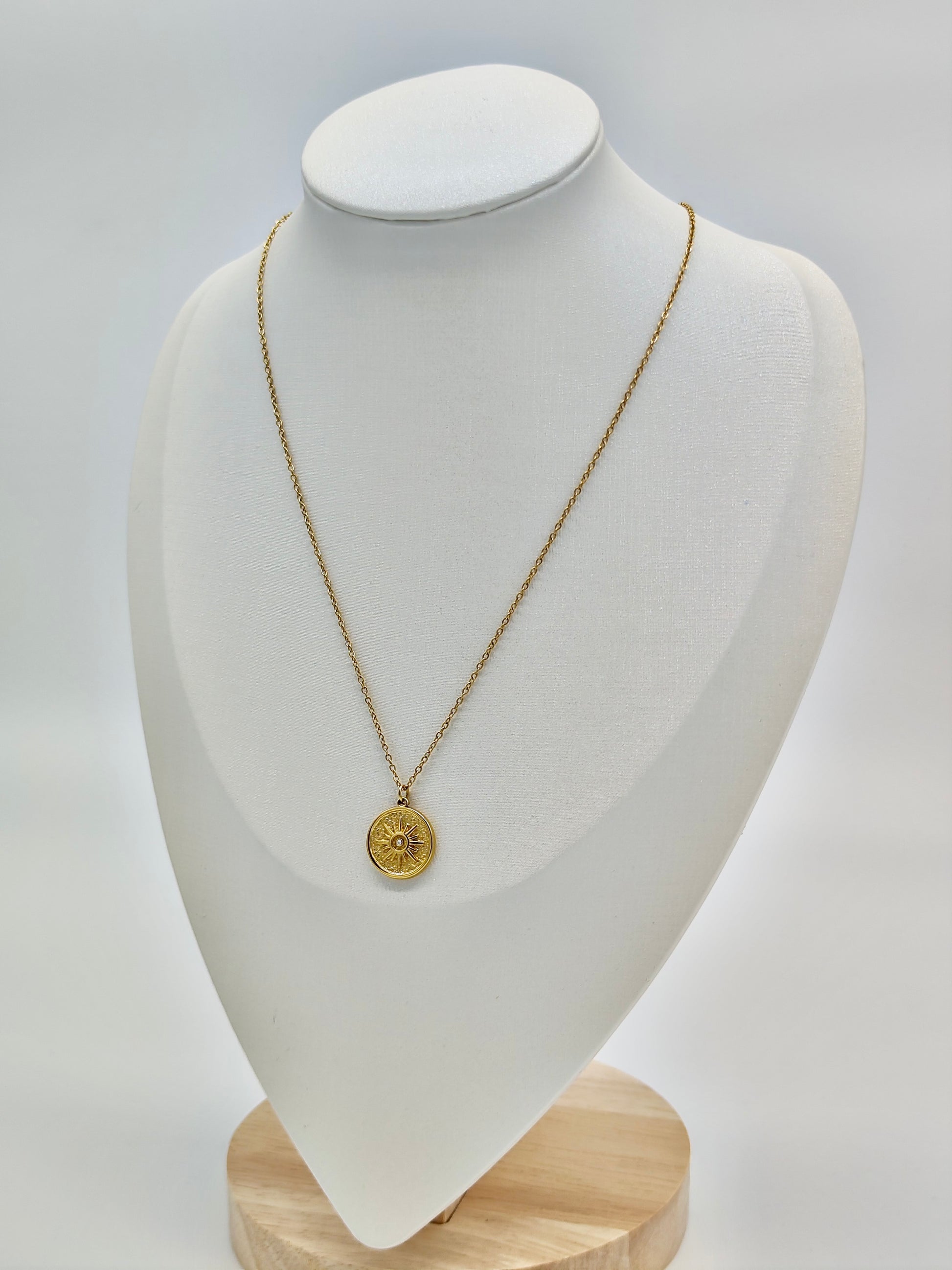 Collar Medalla Sol y Luna