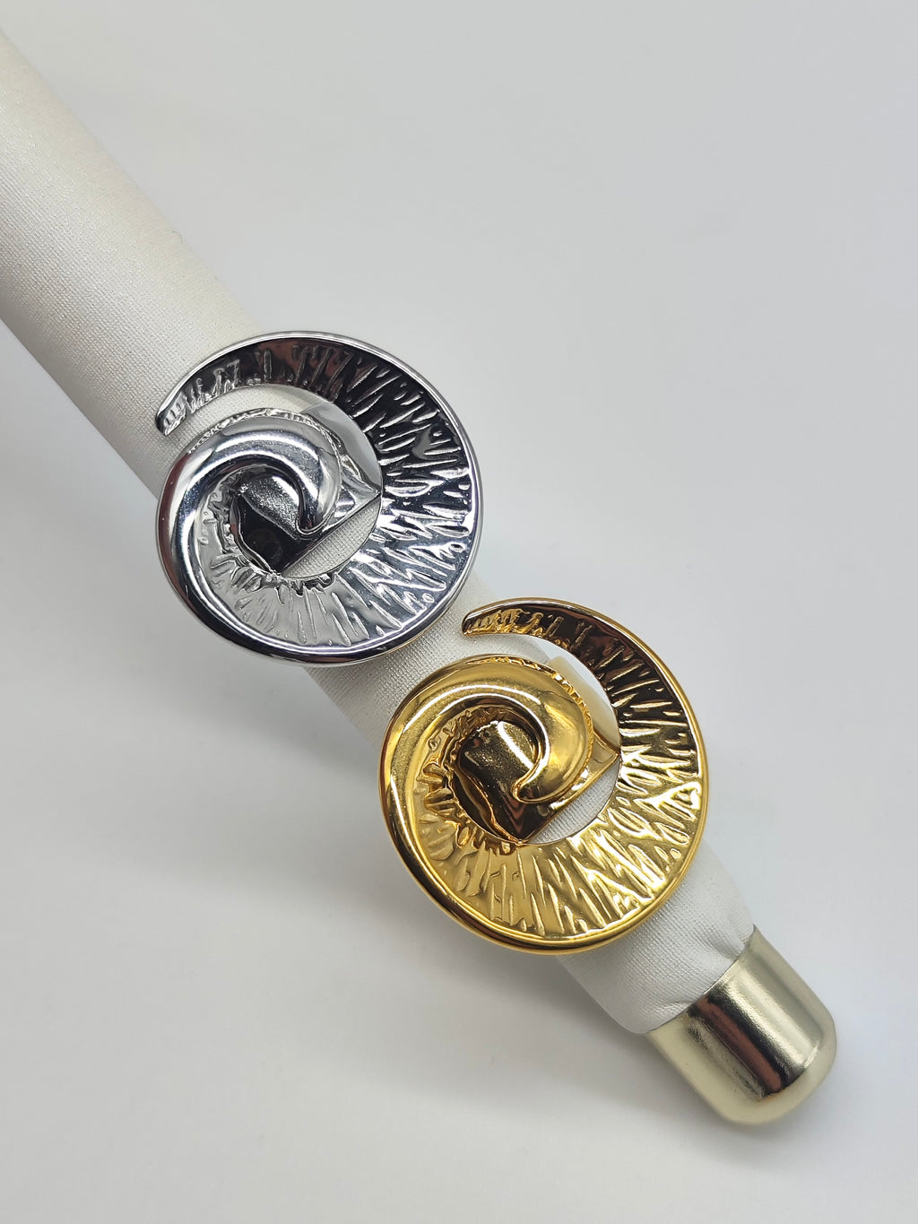 Anillo Aura Espiral – Acero Inoxidable Dorado o Plateado