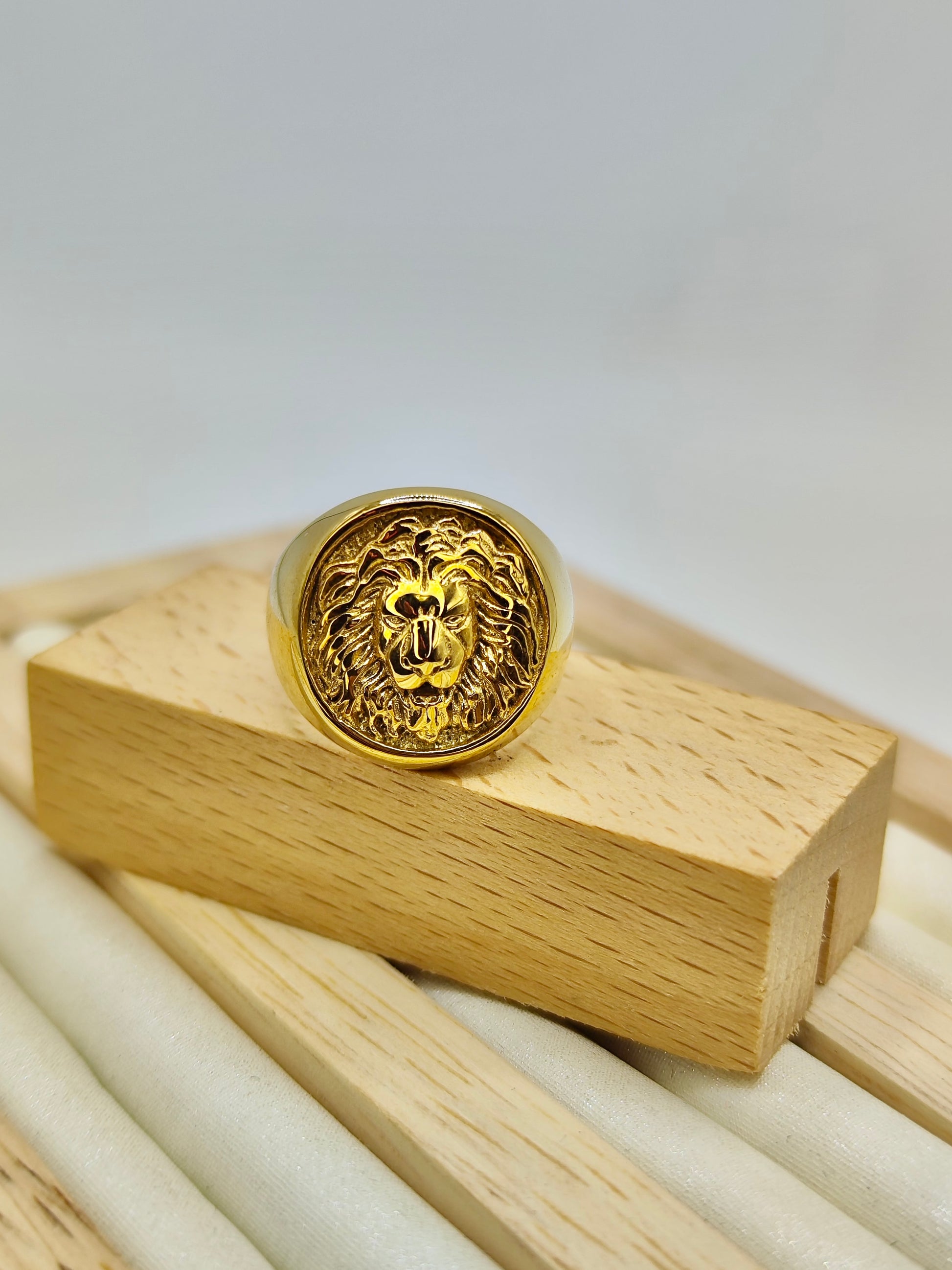 Anillo Sello León