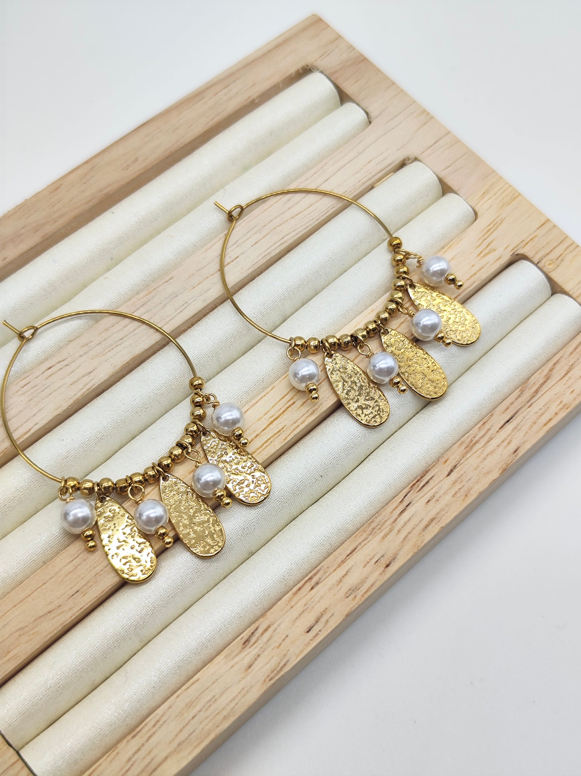 Pendientes Aro Perla Dorada