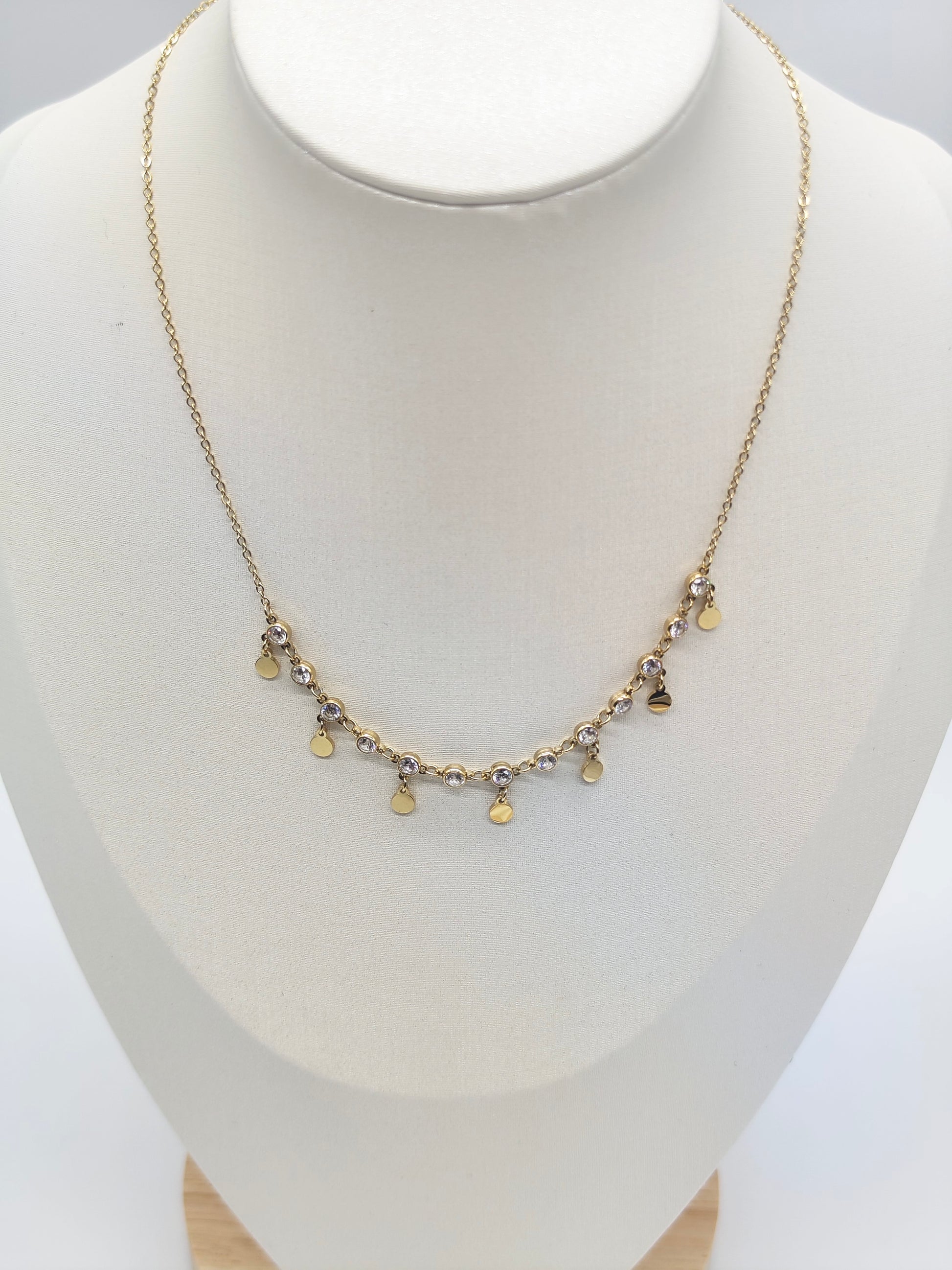 Collar de Acero Inoxidable con Circonitas y Charms – Delicado y Luminoso