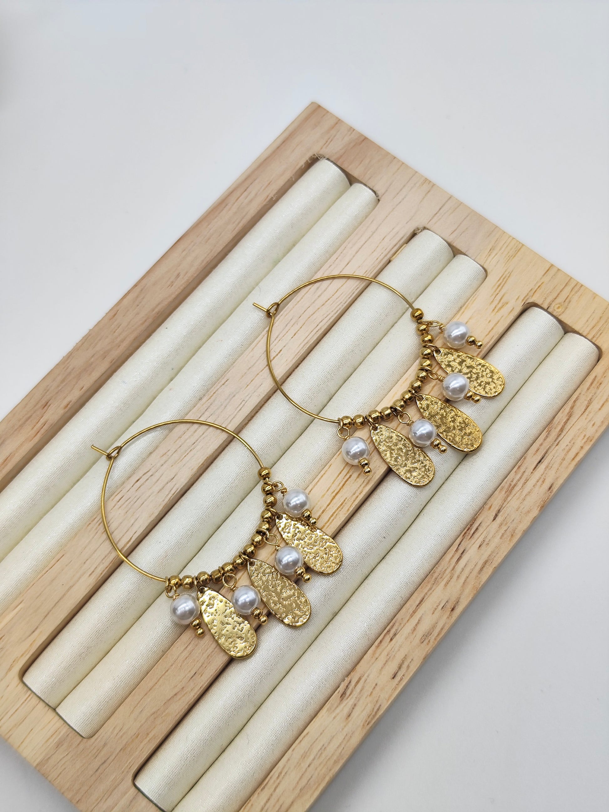 Pendientes Aro Perla Dorada