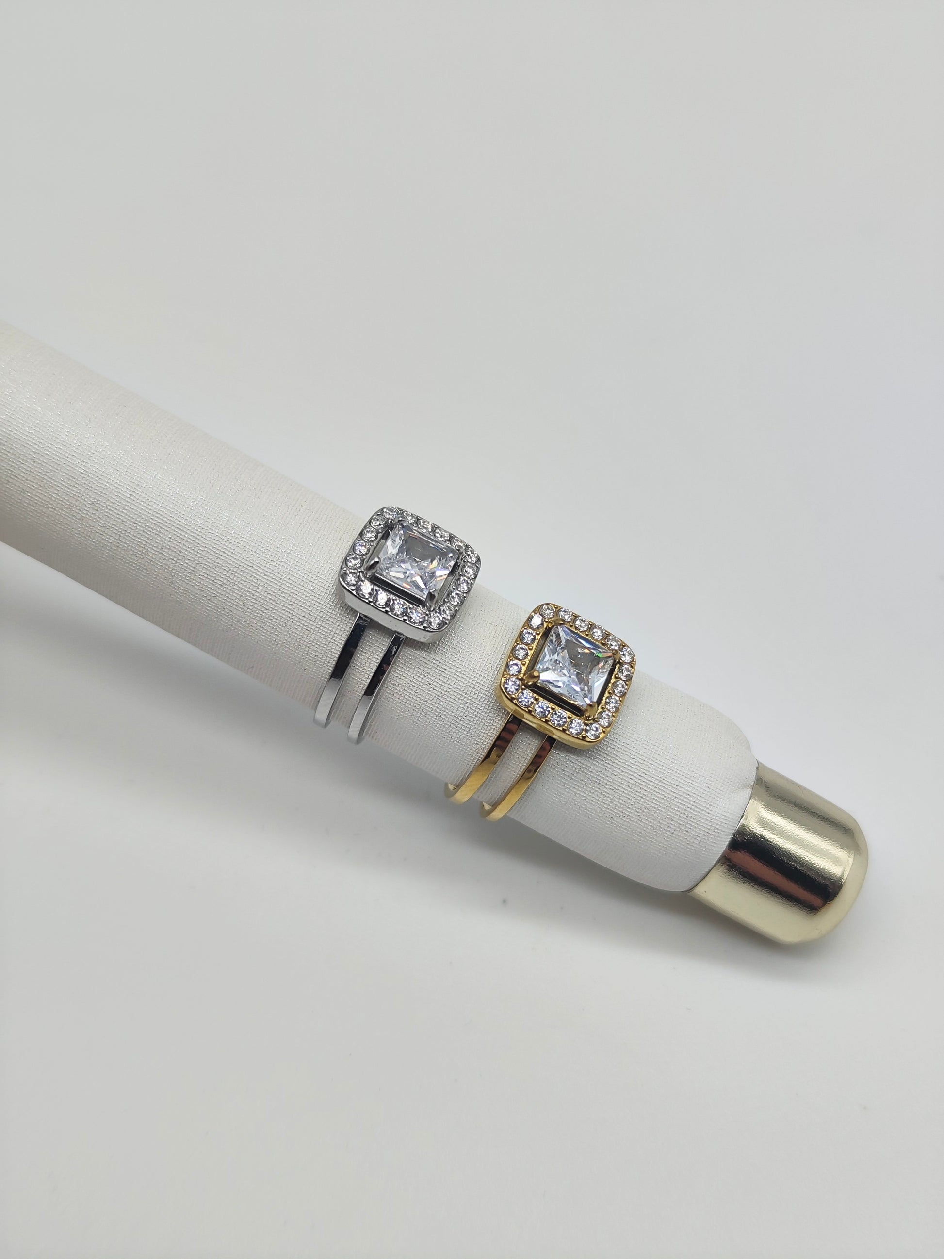 Anillo Aurora Cuadrada – Acero Inoxidable con Cristal