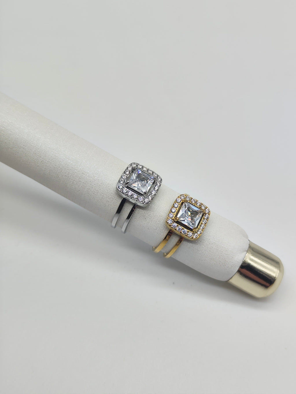 Anillo Aurora Cuadrada – Acero Inoxidable con Cristal