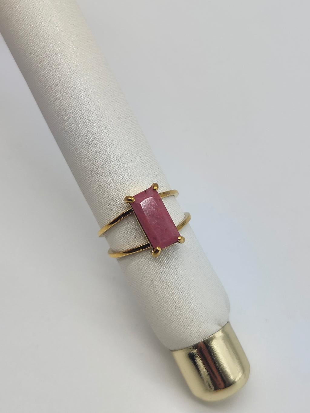 Anillo Petra – Acero Inoxidable Dorado con Piedra Natural