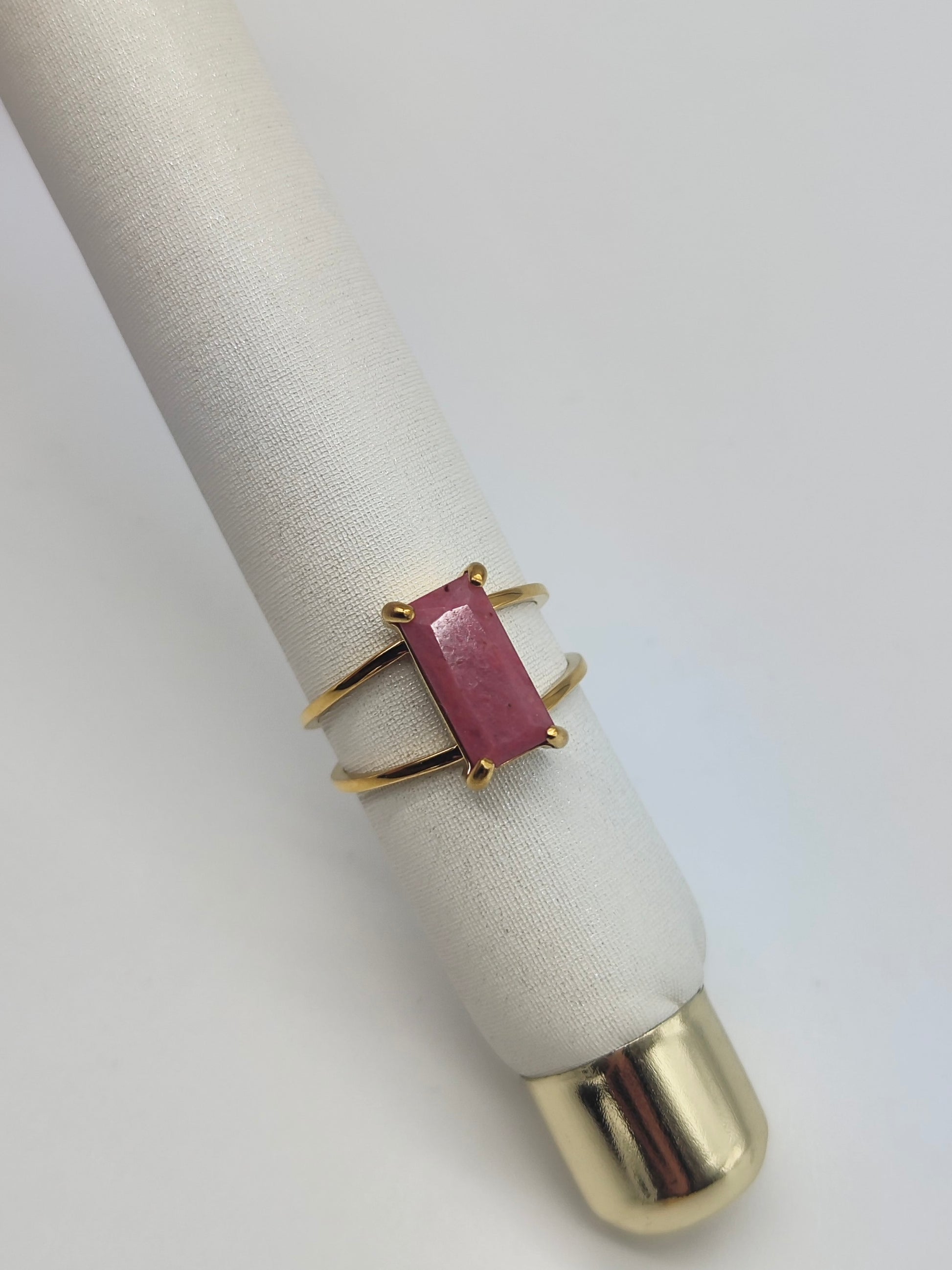 Anillo Petra – Acero Inoxidable Dorado con Piedra Natural