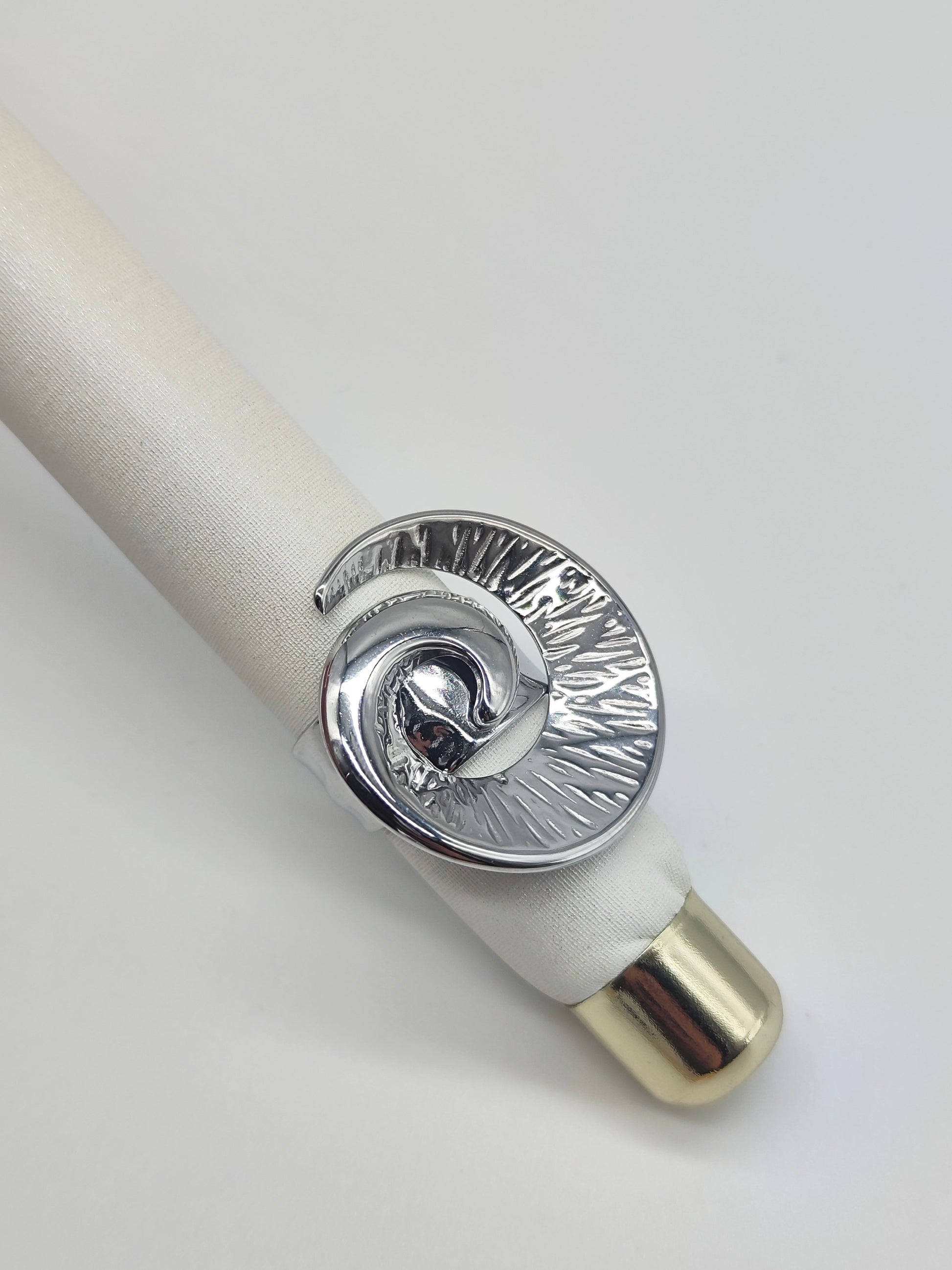 Anillo Aura Espiral – Acero Inoxidable Dorado o Plateado