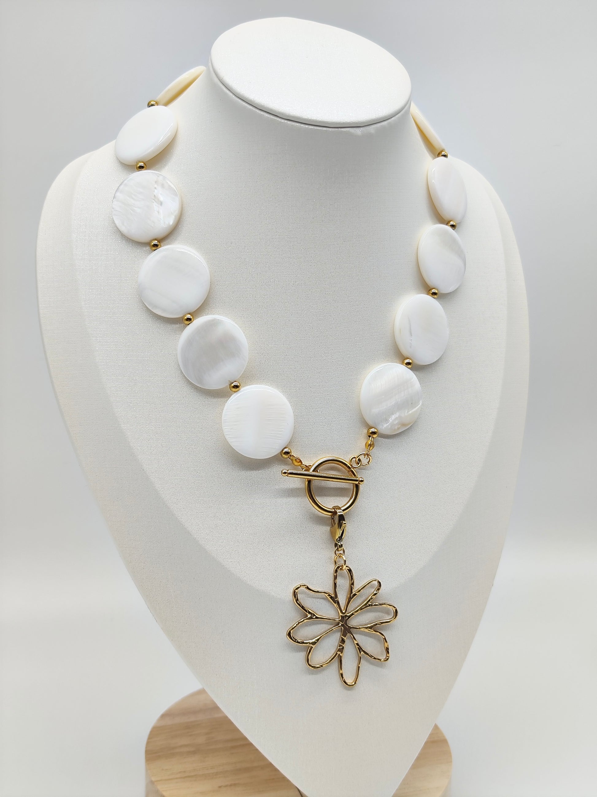 Collar Flor de Nácar