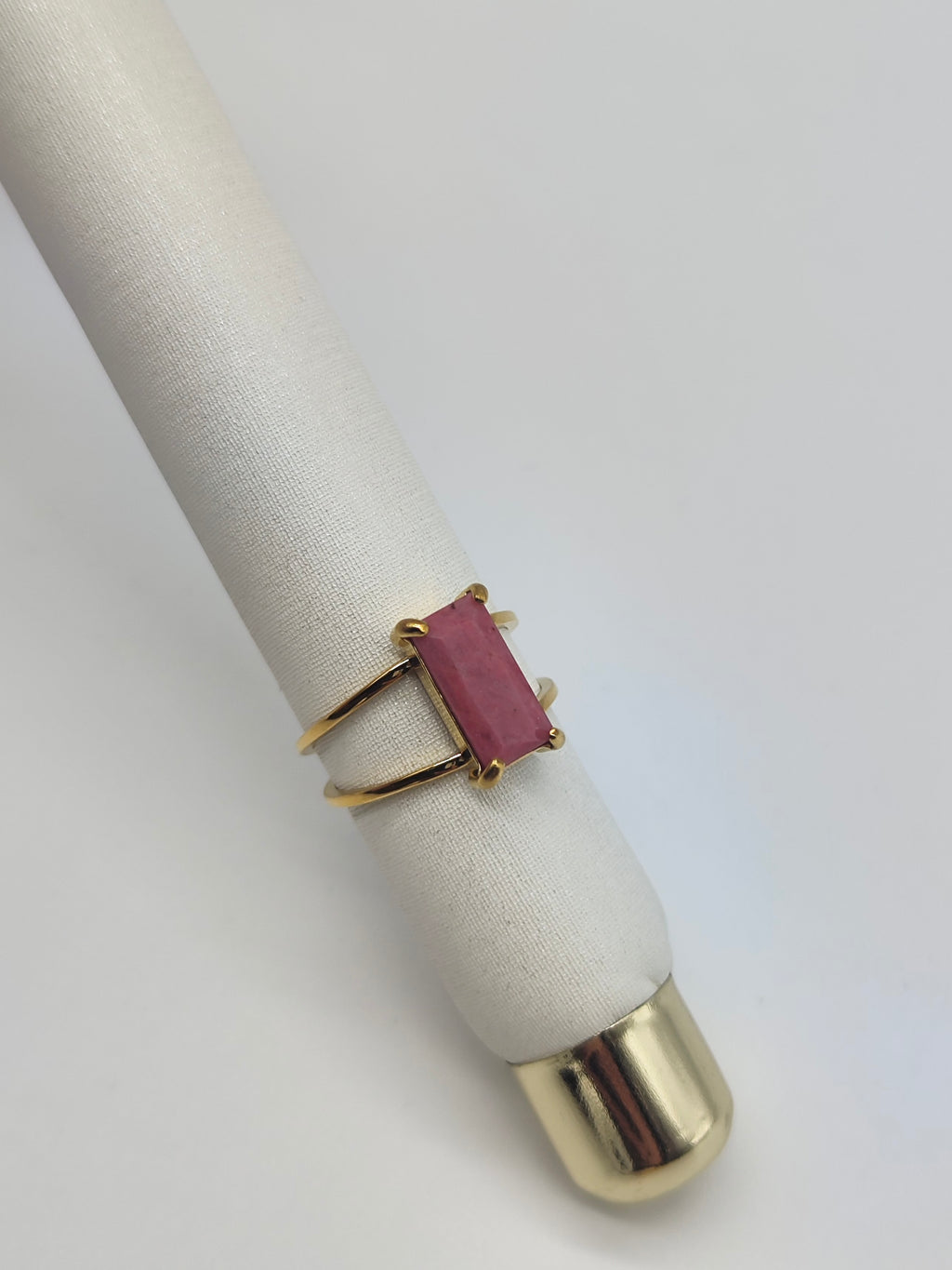 Anillo Petra – Acero Inoxidable Dorado con Piedra Natural