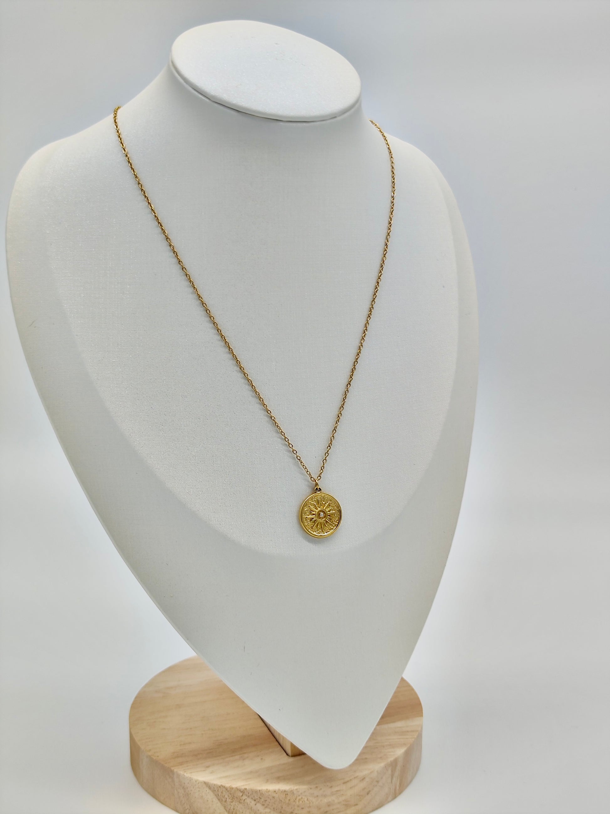 Collar Medalla Sol y Luna