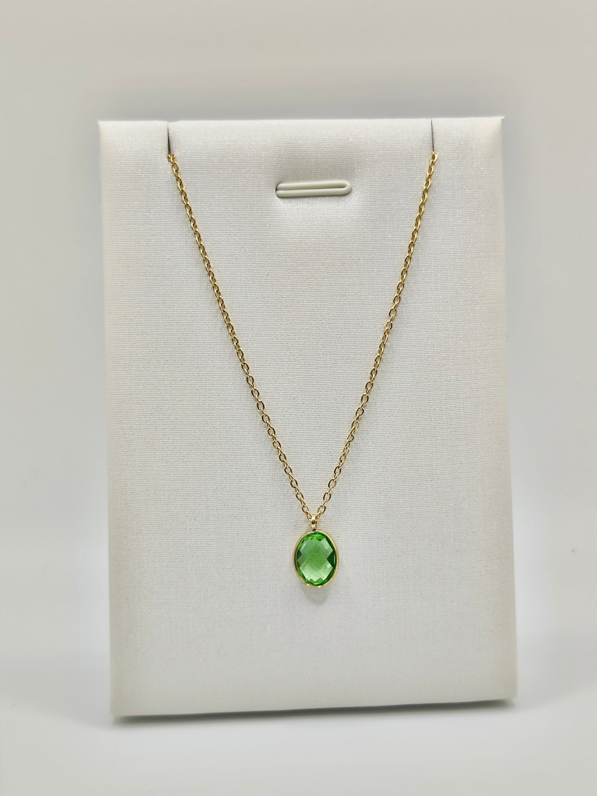 Collar Amazona – Dorado con Cristal Verde