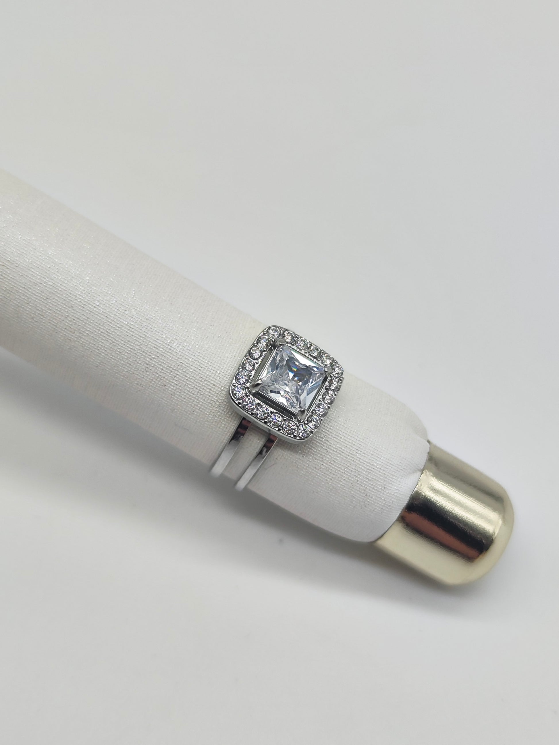 Anillo Aurora Cuadrada – Acero Inoxidable con Cristal