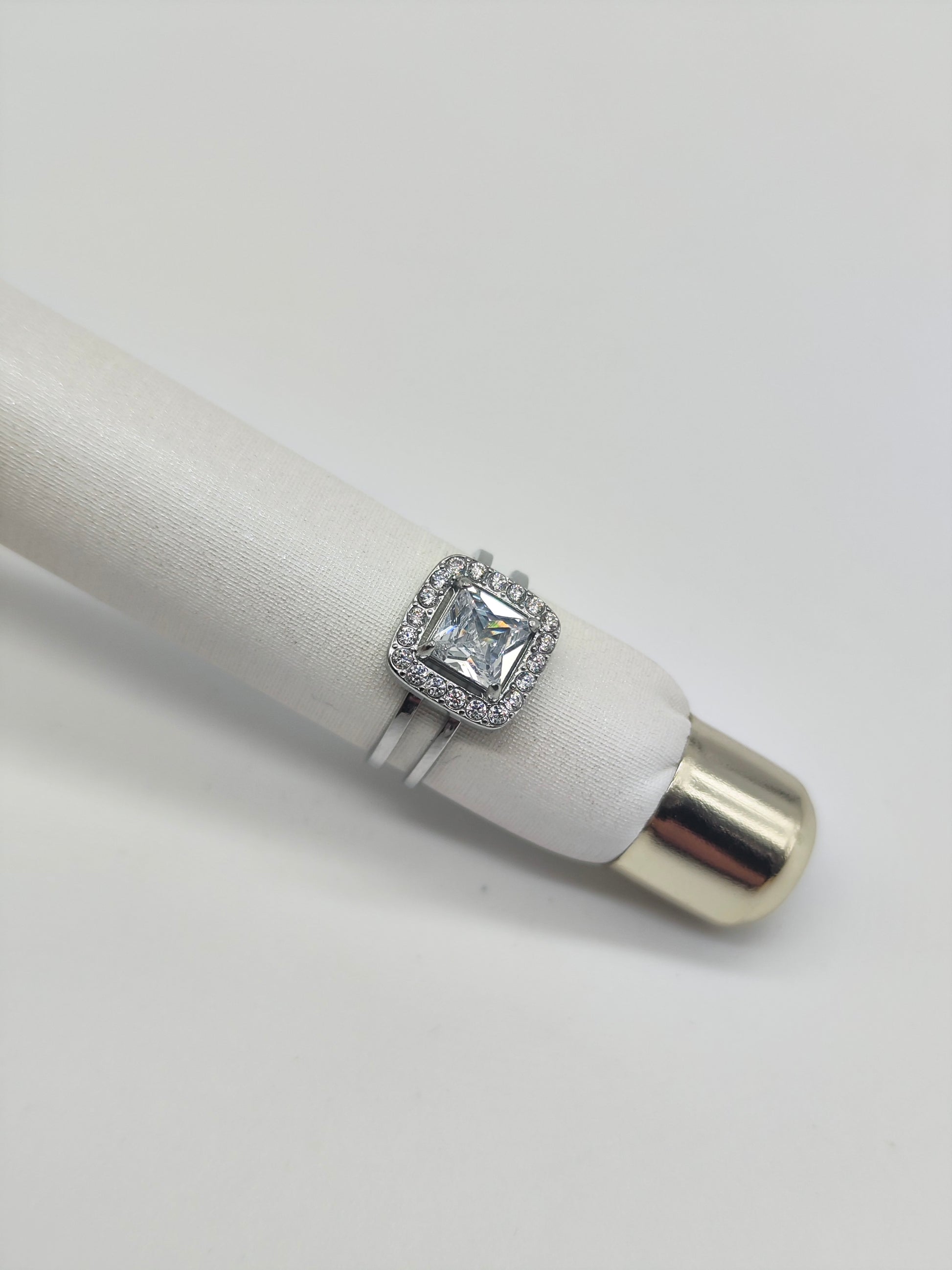 Anillo Aurora Cuadrada – Acero Inoxidable con Cristal