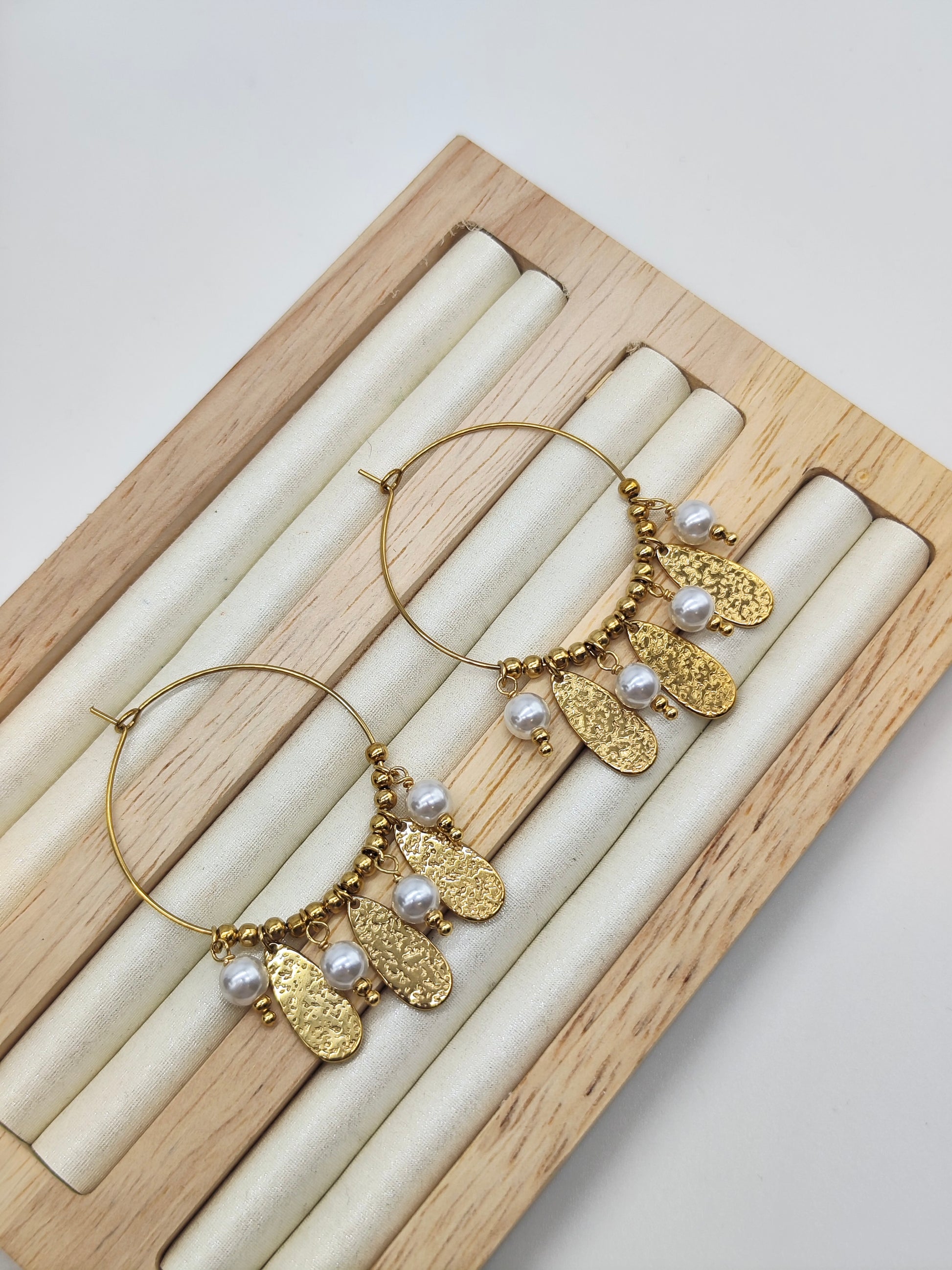 Pendientes Aro Perla Dorada