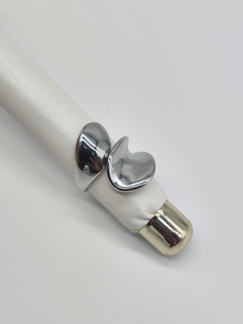 Anillo de Acero Inoxidable con Corazón – Elegante y Minimalista