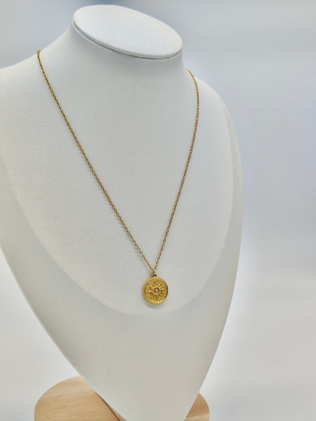 Collar Medalla Sol y Luna