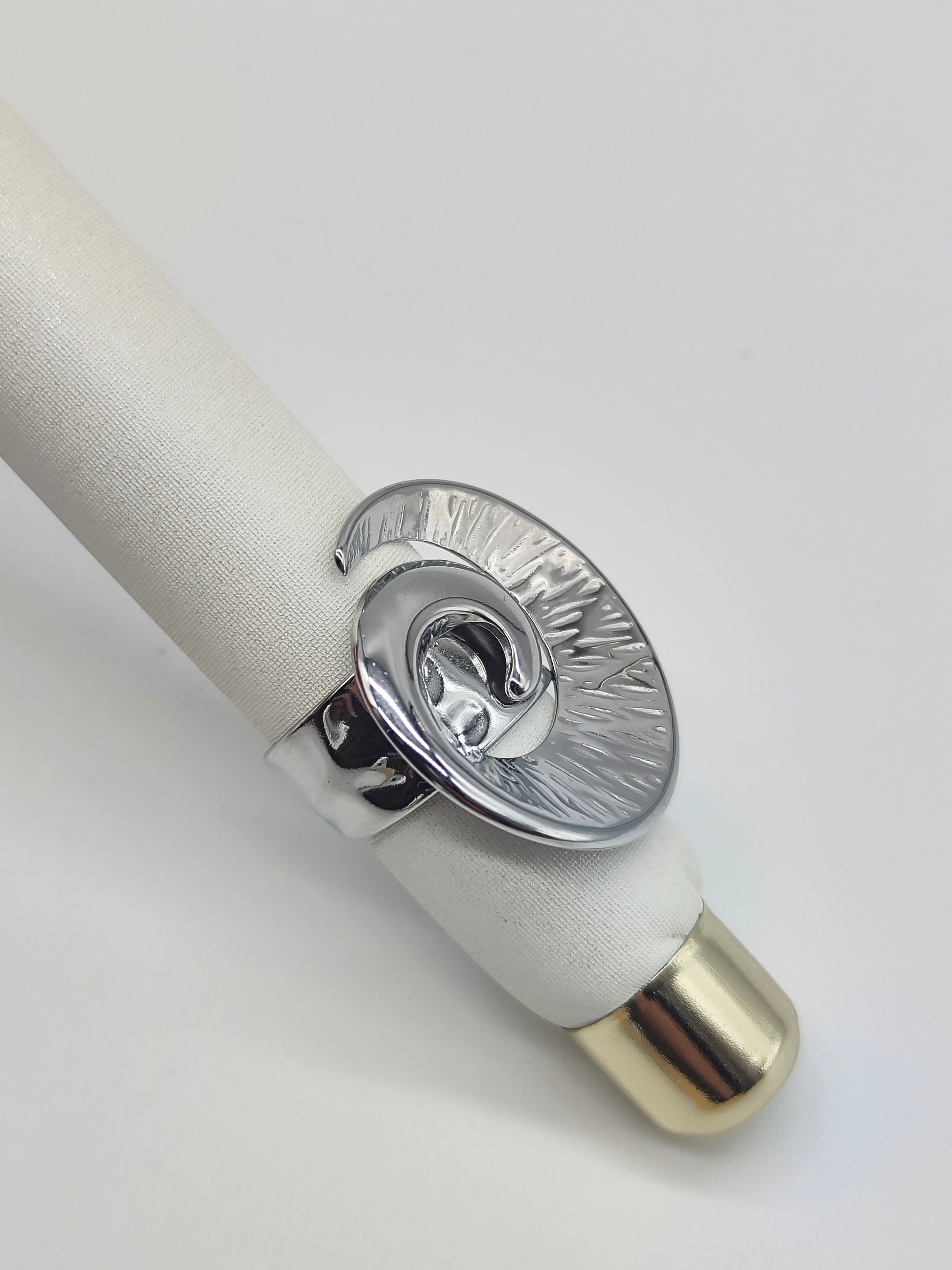 Anillo Aura Espiral – Acero Inoxidable Dorado o Plateado