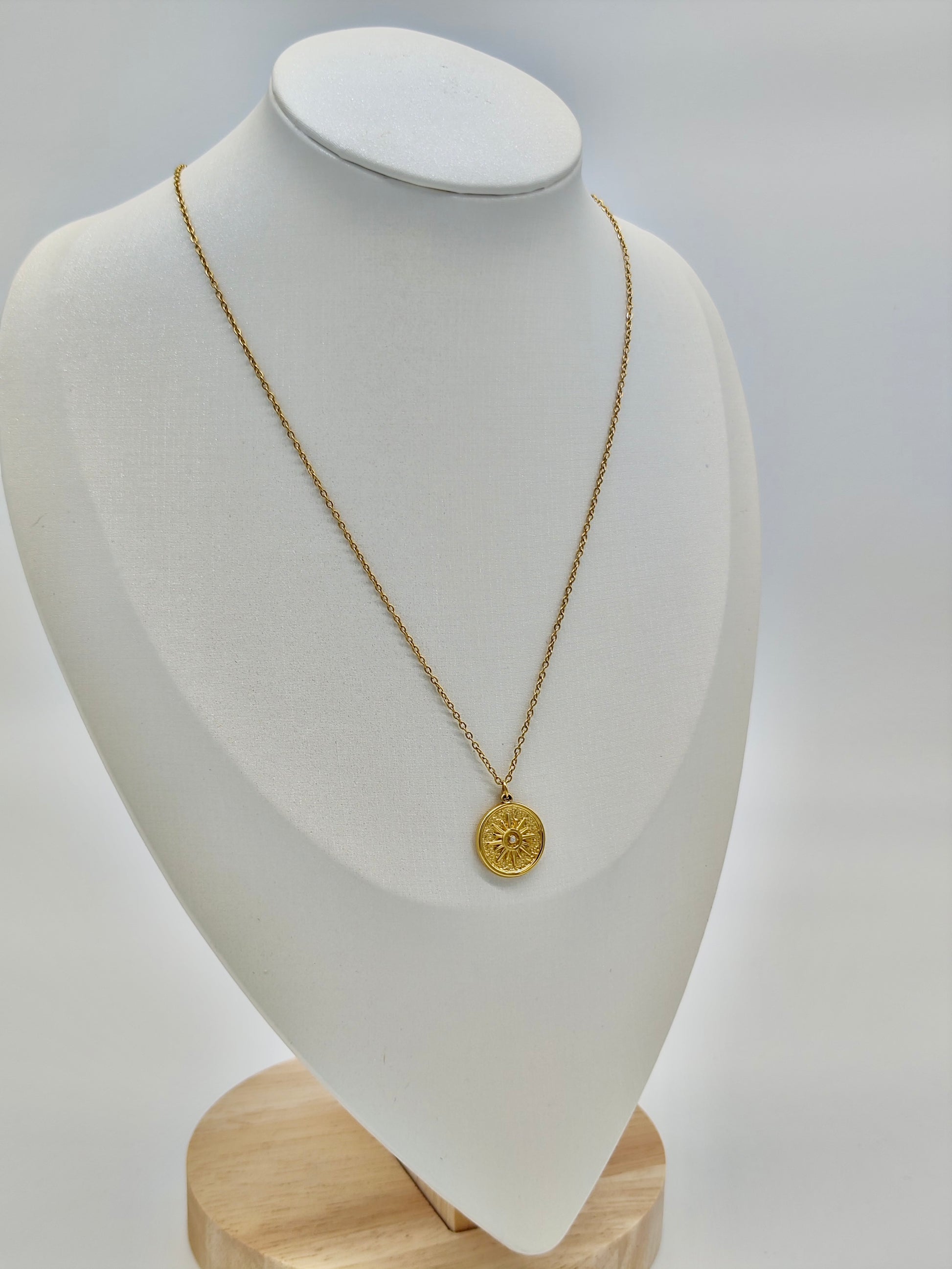 Collar Medalla Sol y Luna