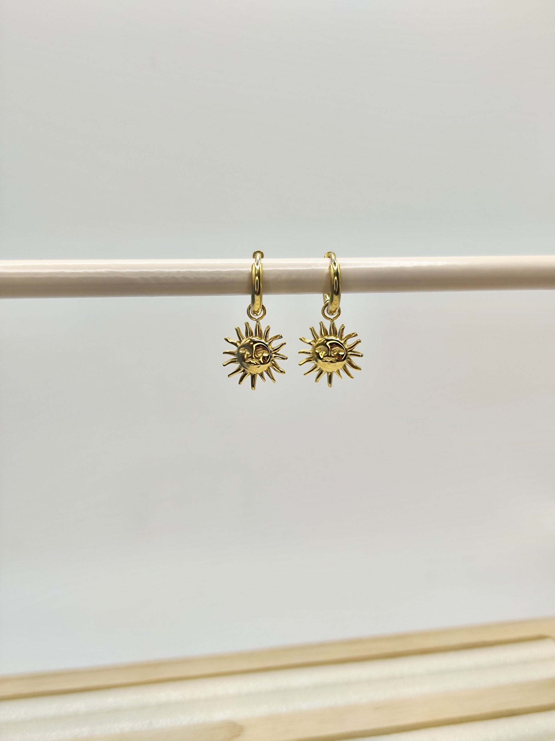 Pendientes Sol