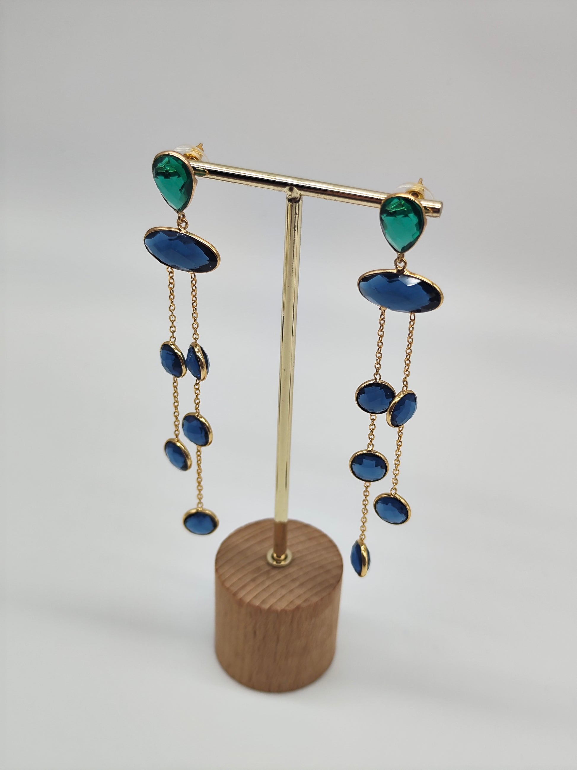 ✧ Pendientes Neela Dhara Esmeralda · Edición Limitada