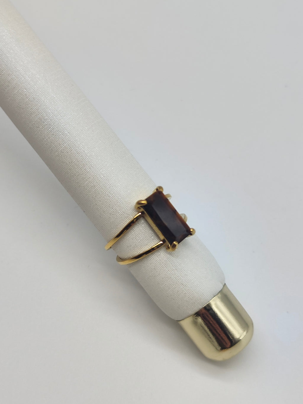 Anillo Petra – Acero Inoxidable Dorado con Piedra Natural