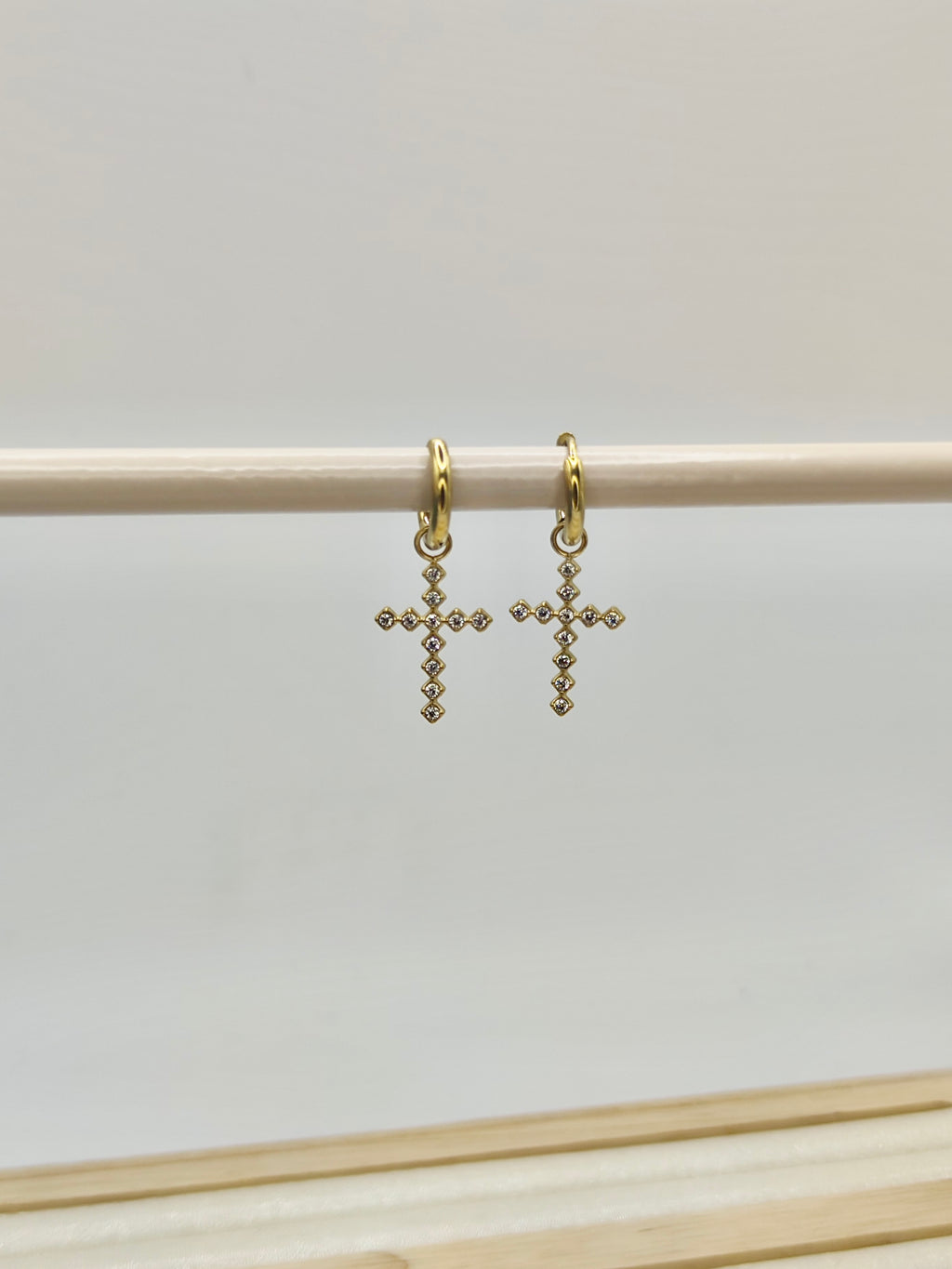 Pendientes Cruz Brillante