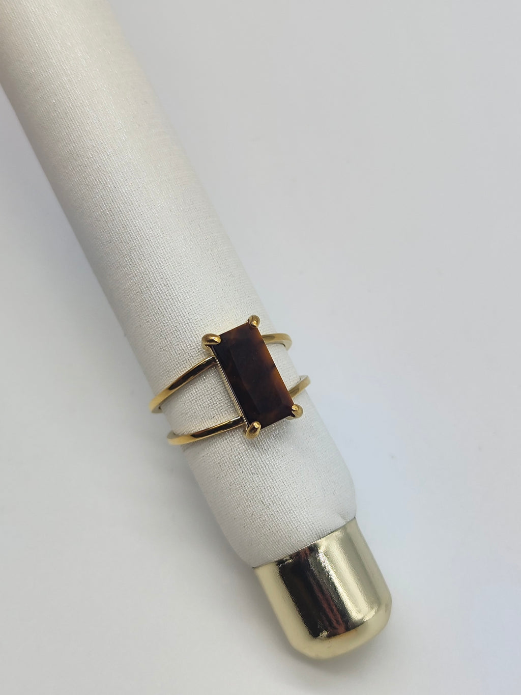 Anillo Petra – Acero Inoxidable Dorado con Piedra Natural