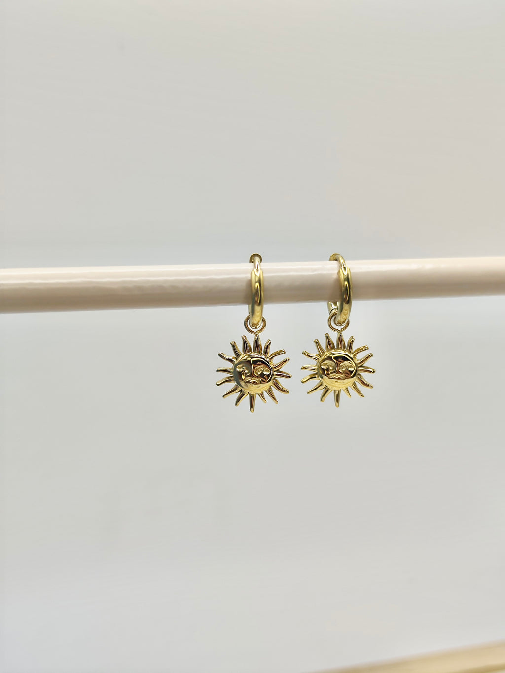 Pendientes Sol