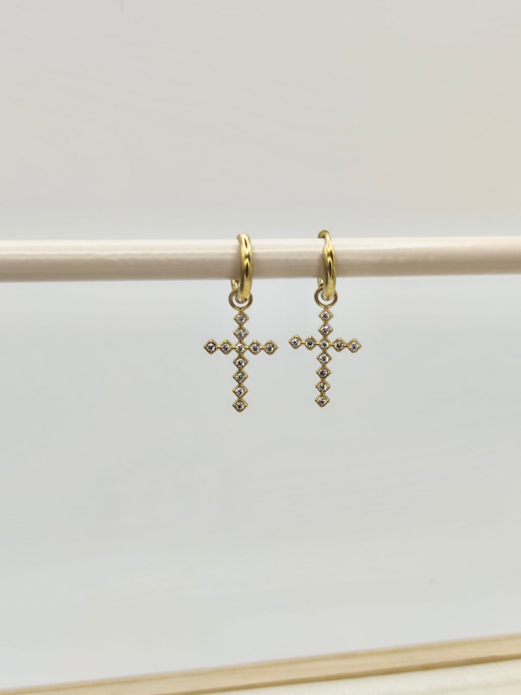 Pendientes Cruz Brillante