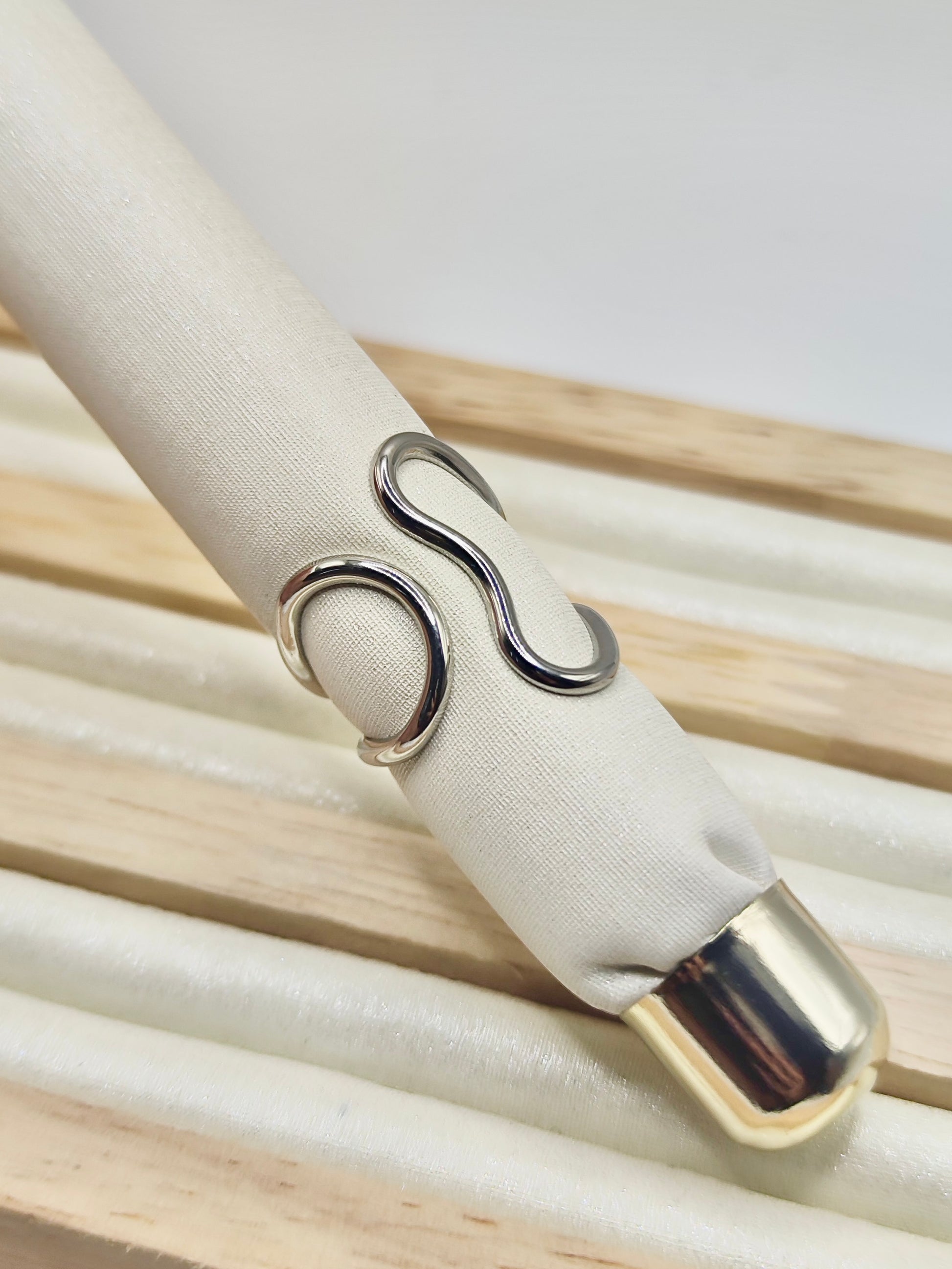 Anillo Wave – Plateado Ajustable