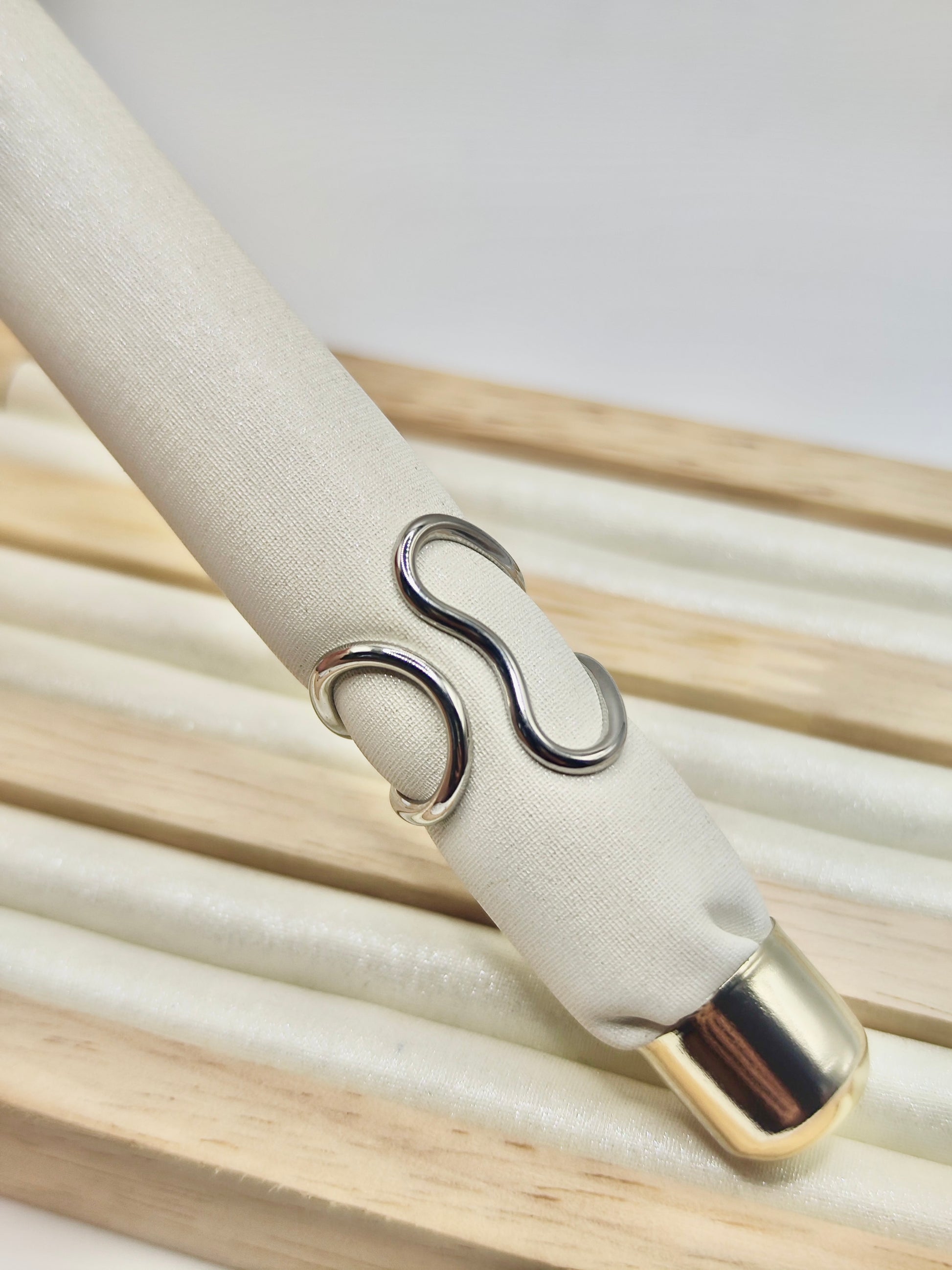 Anillo Wave – Plateado Ajustable