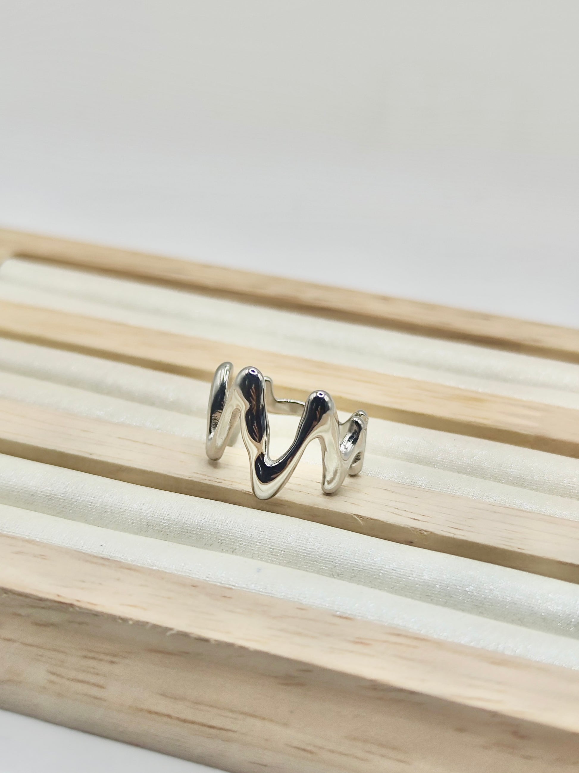 Anillo Lava – Dorado y Plateado Ajustable