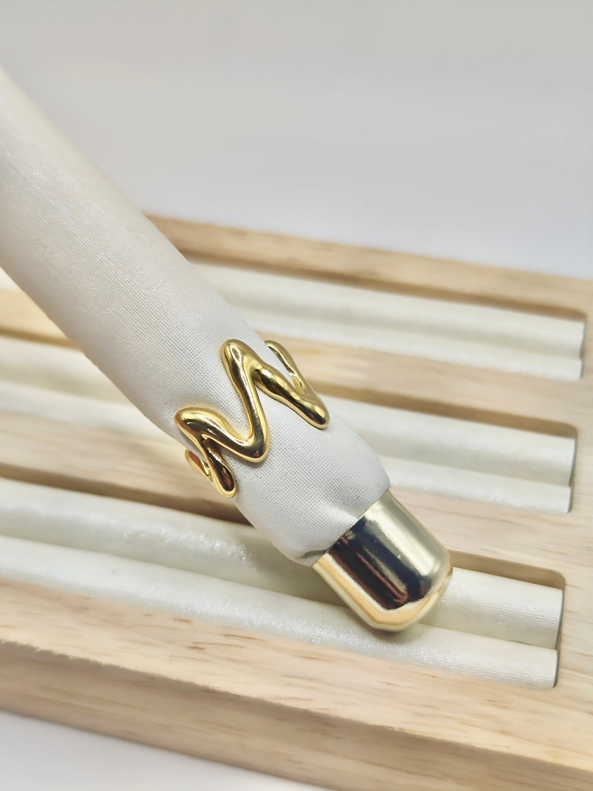 Anillo Lava – Dorado y Plateado Ajustable