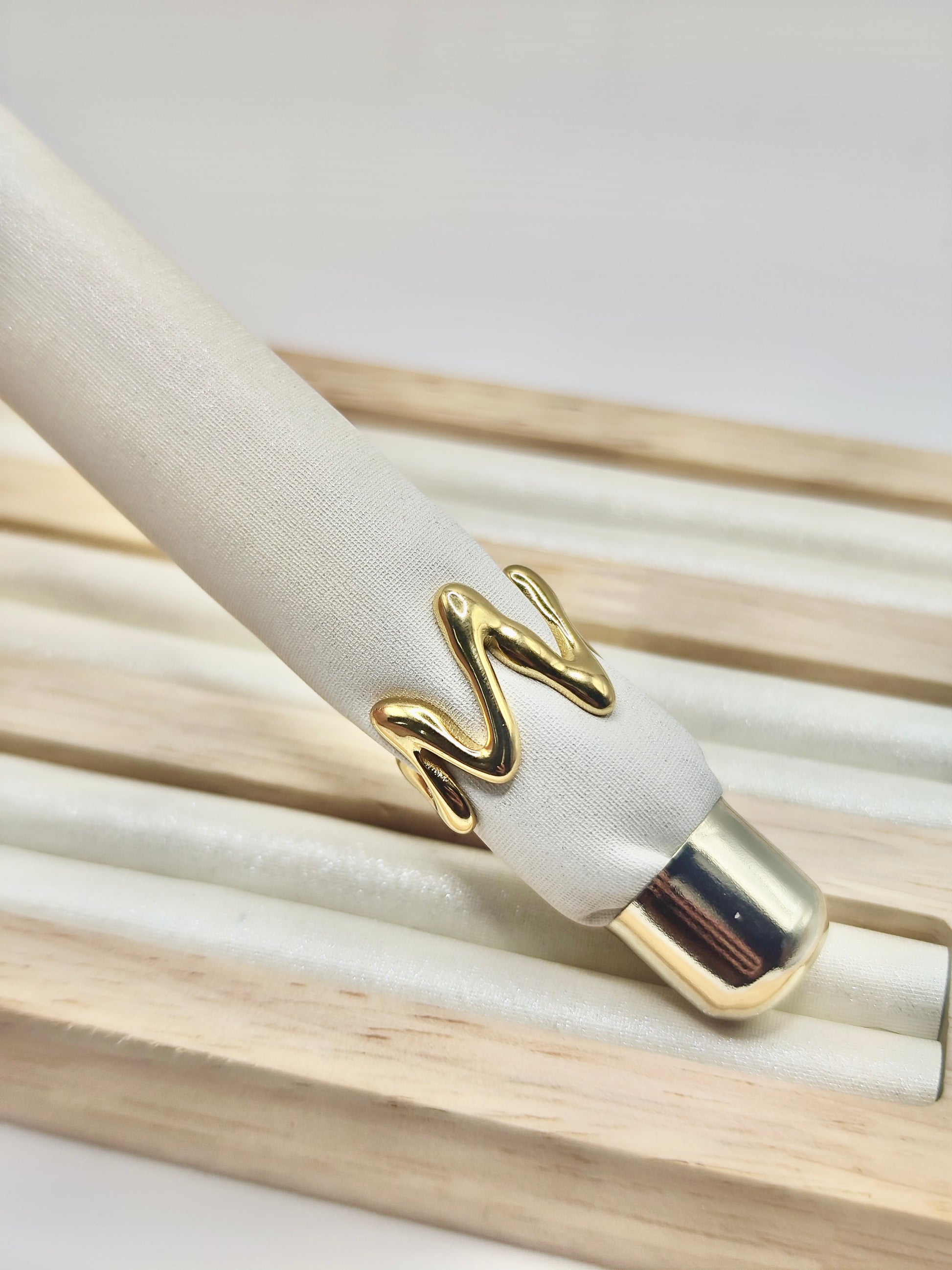 Anillo Lava – Dorado y Plateado Ajustable