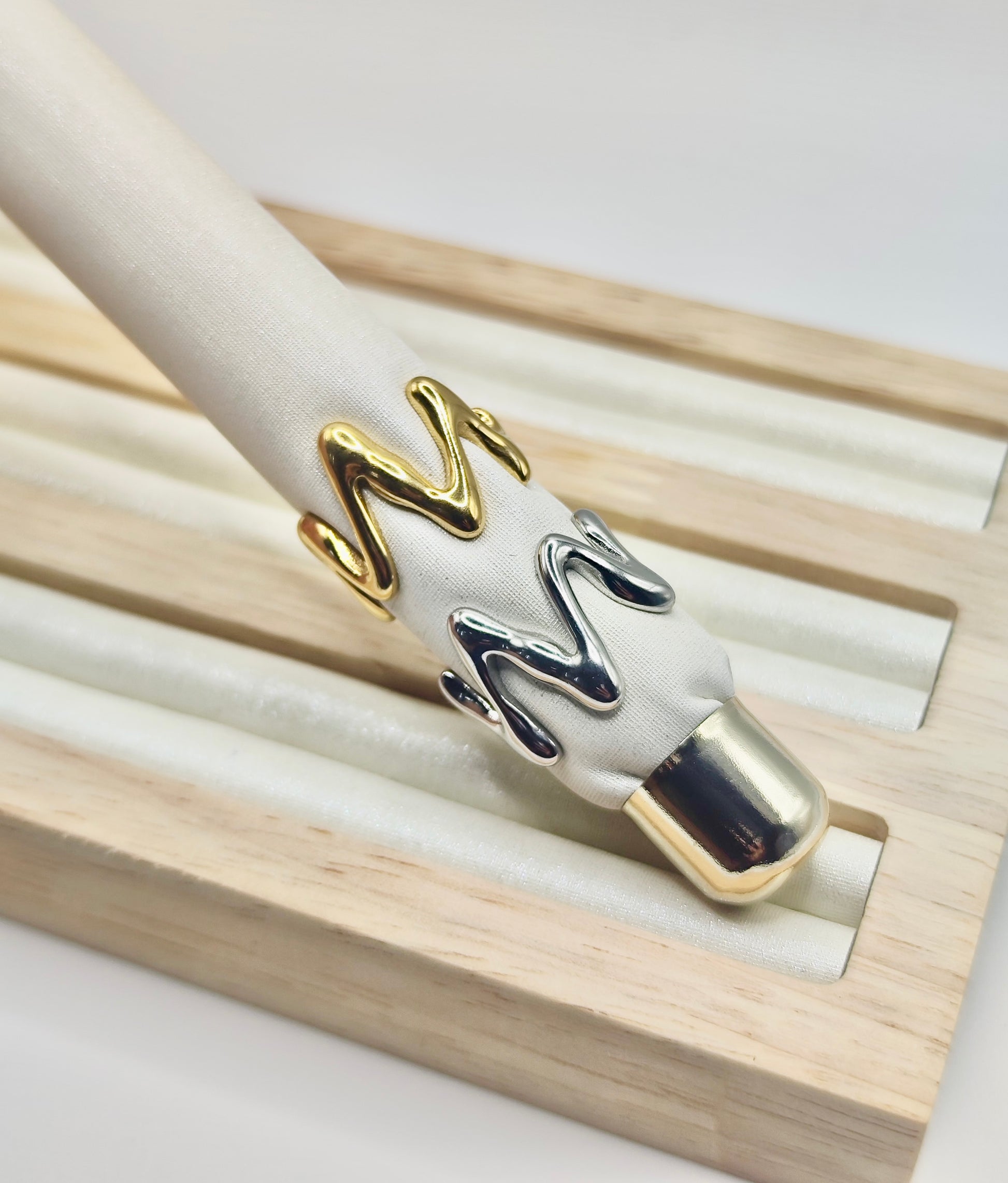 Anillo Lava – Dorado y Plateado Ajustable