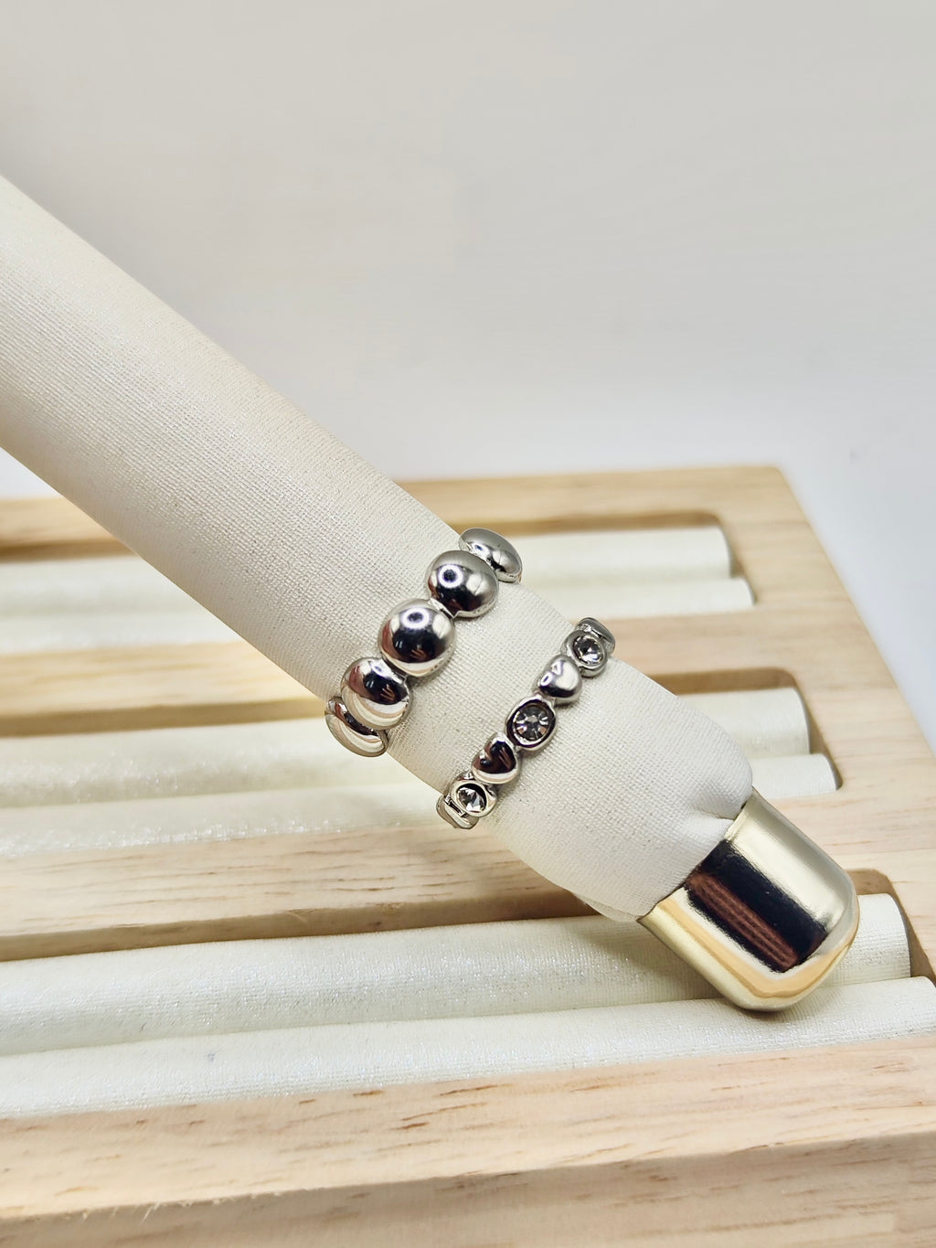 Set de Anillos Dúo Esferas – Dorado y Plateado Ajustables