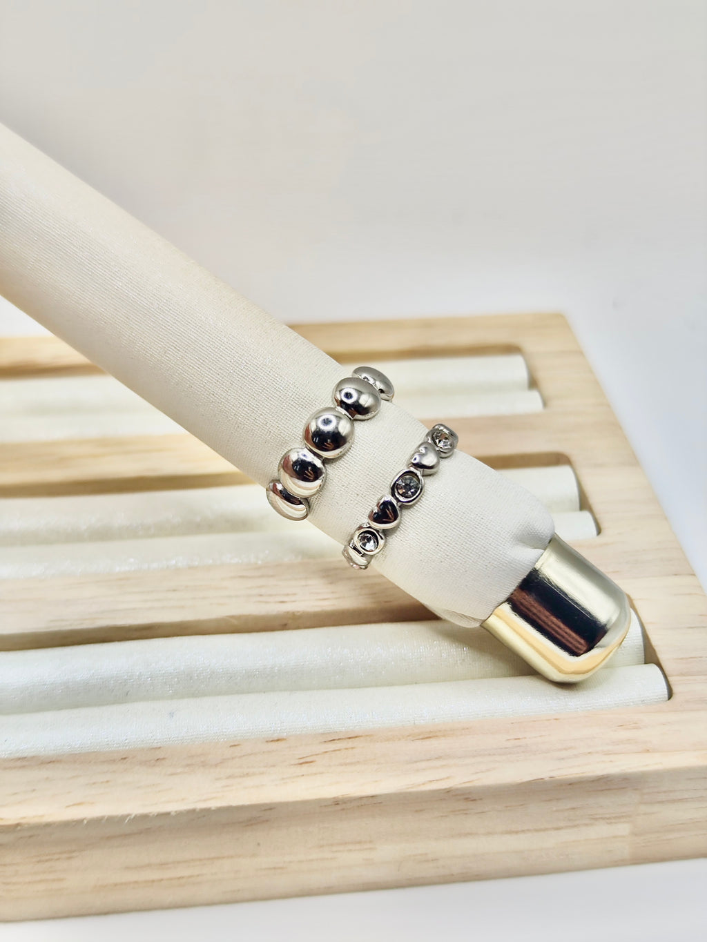 Set de Anillos Dúo Esferas – Dorado y Plateado Ajustables