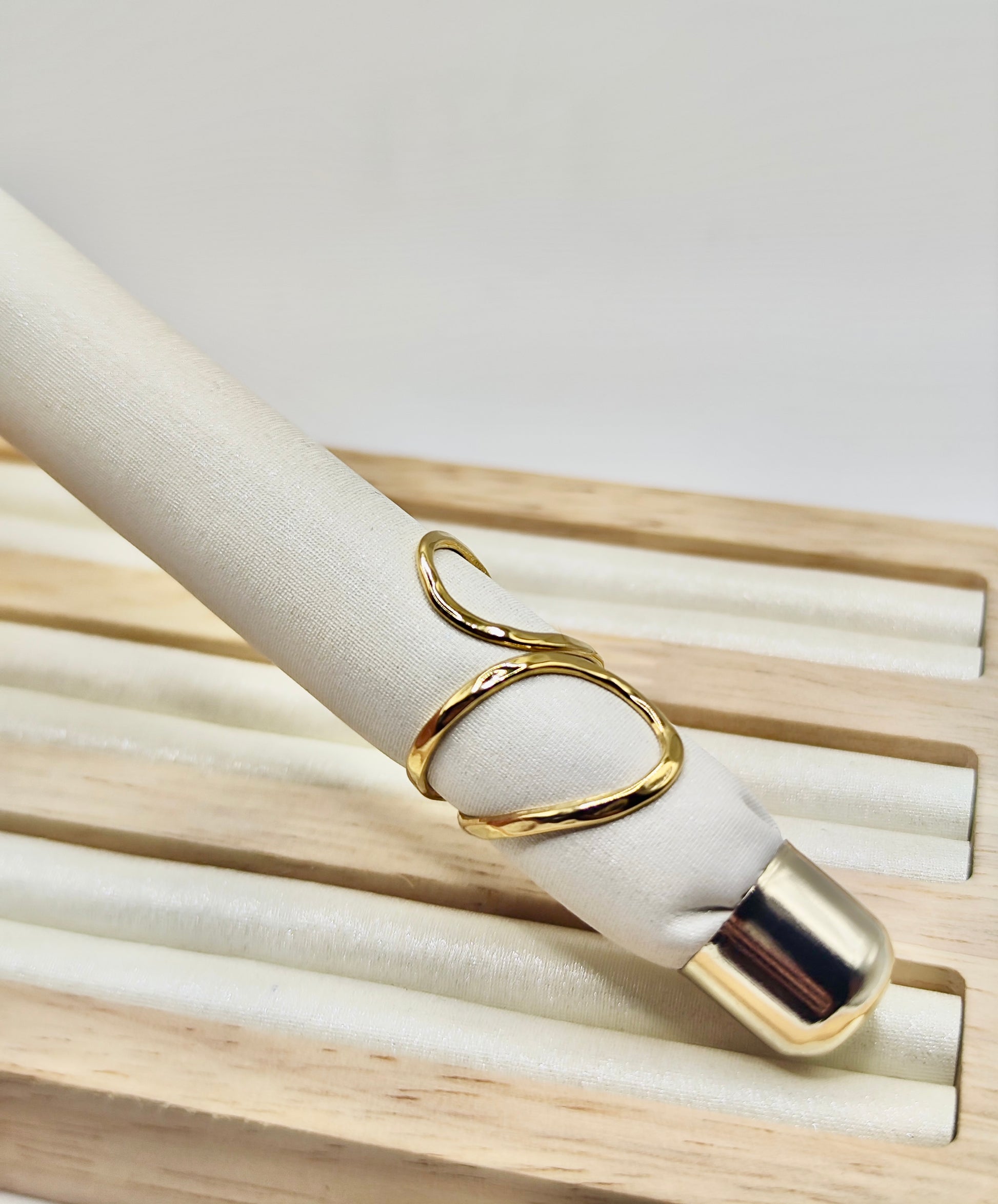 Anillo Olas – Dorado Ajustable