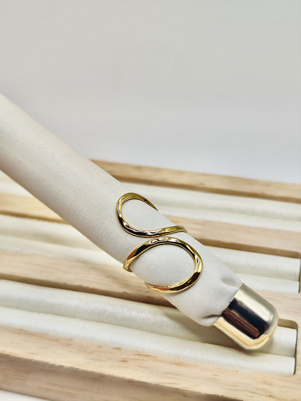 Anillo Olas – Dorado Ajustable