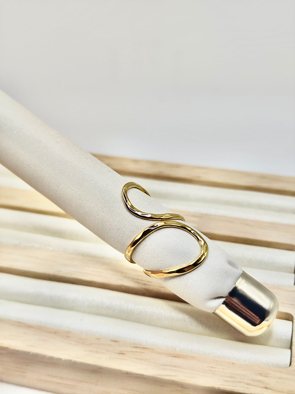 Anillo Olas – Dorado Ajustable