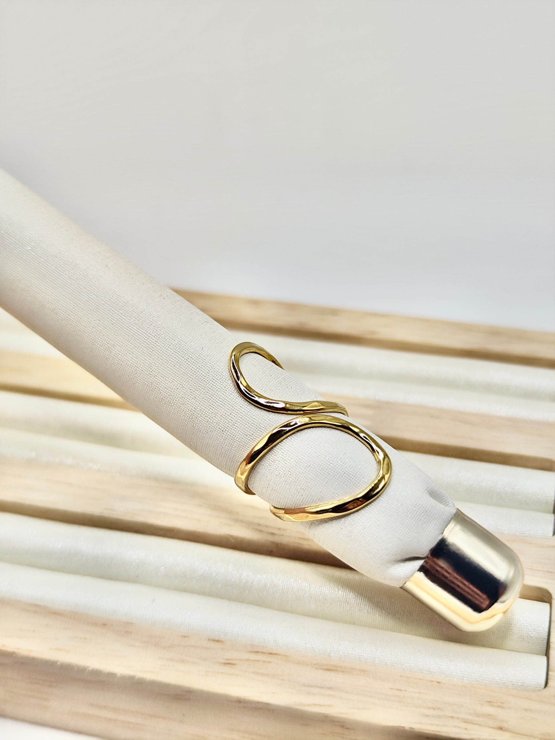 Anillo Olas – Dorado Ajustable